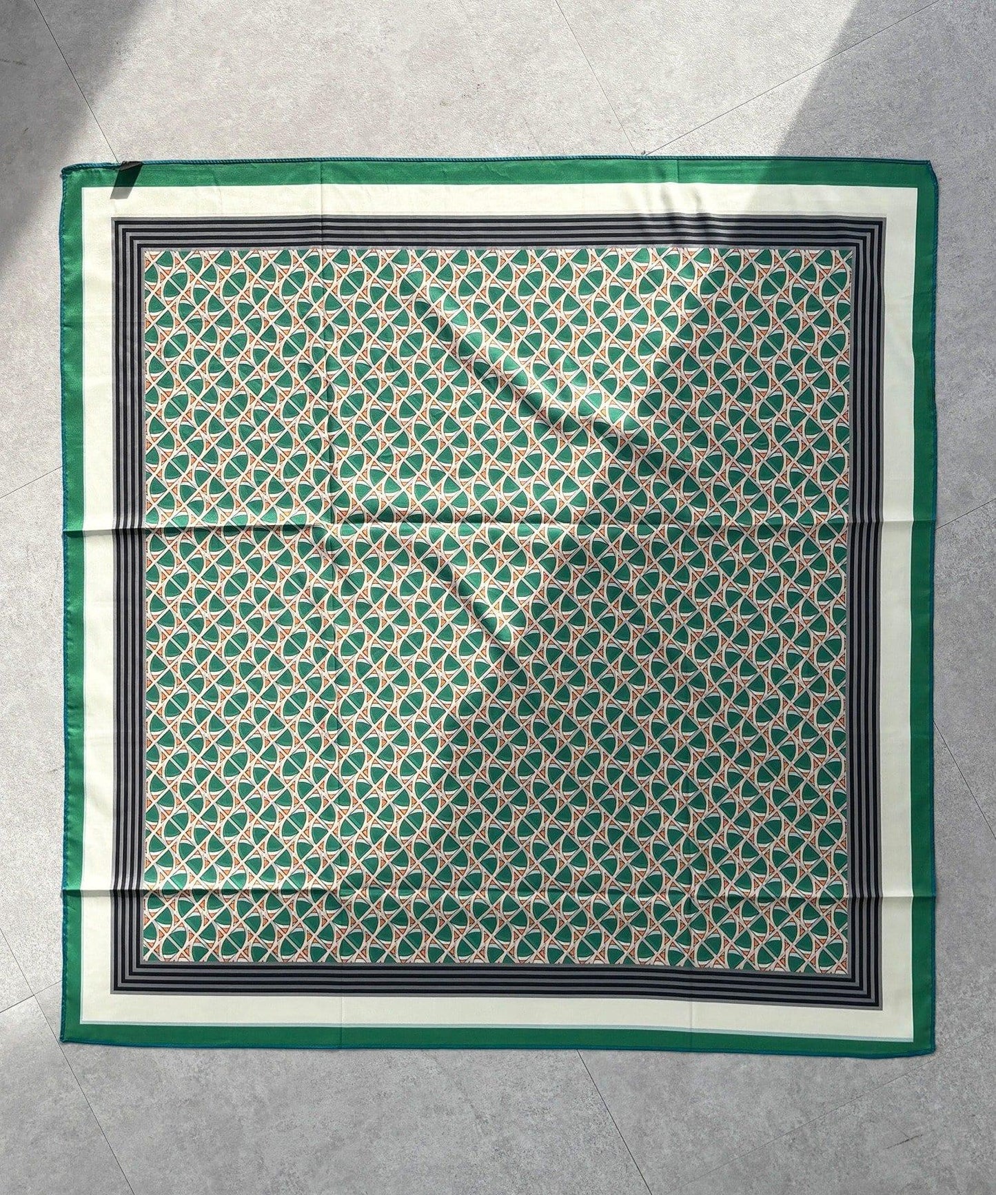 可雙面佩戴幾何圖案圍巾