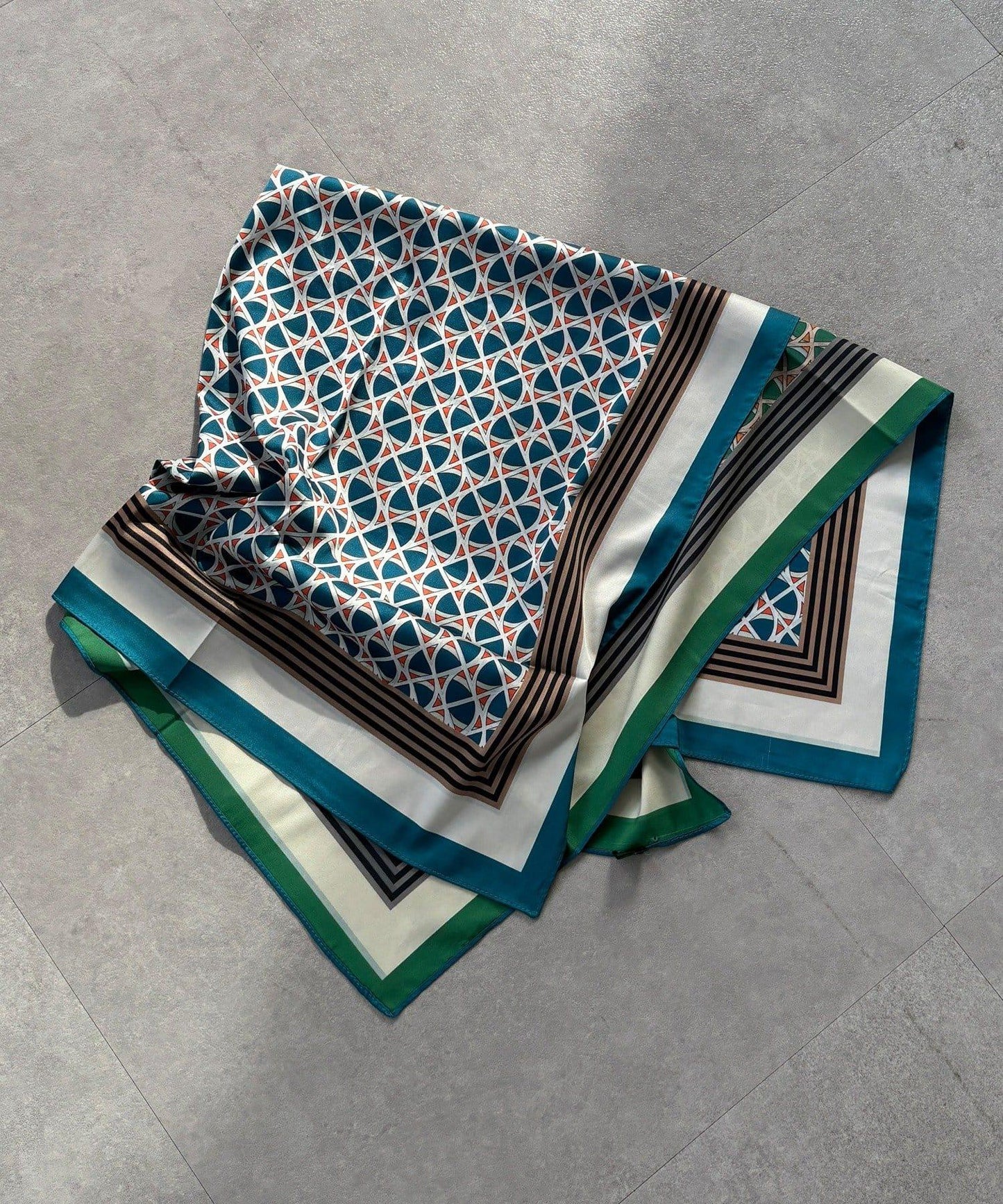 可雙面佩戴幾何圖案圍巾