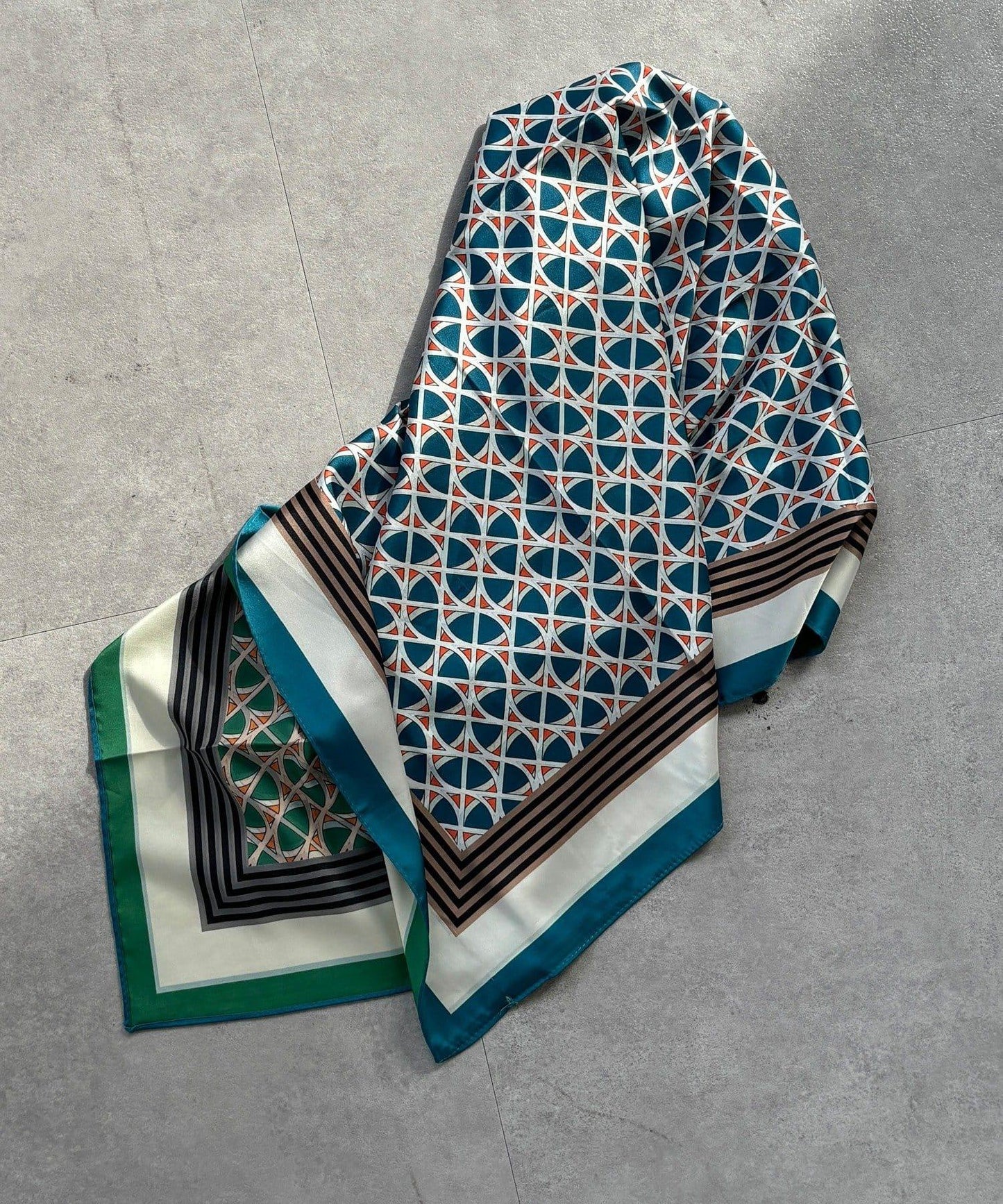 可雙面佩戴幾何圖案圍巾