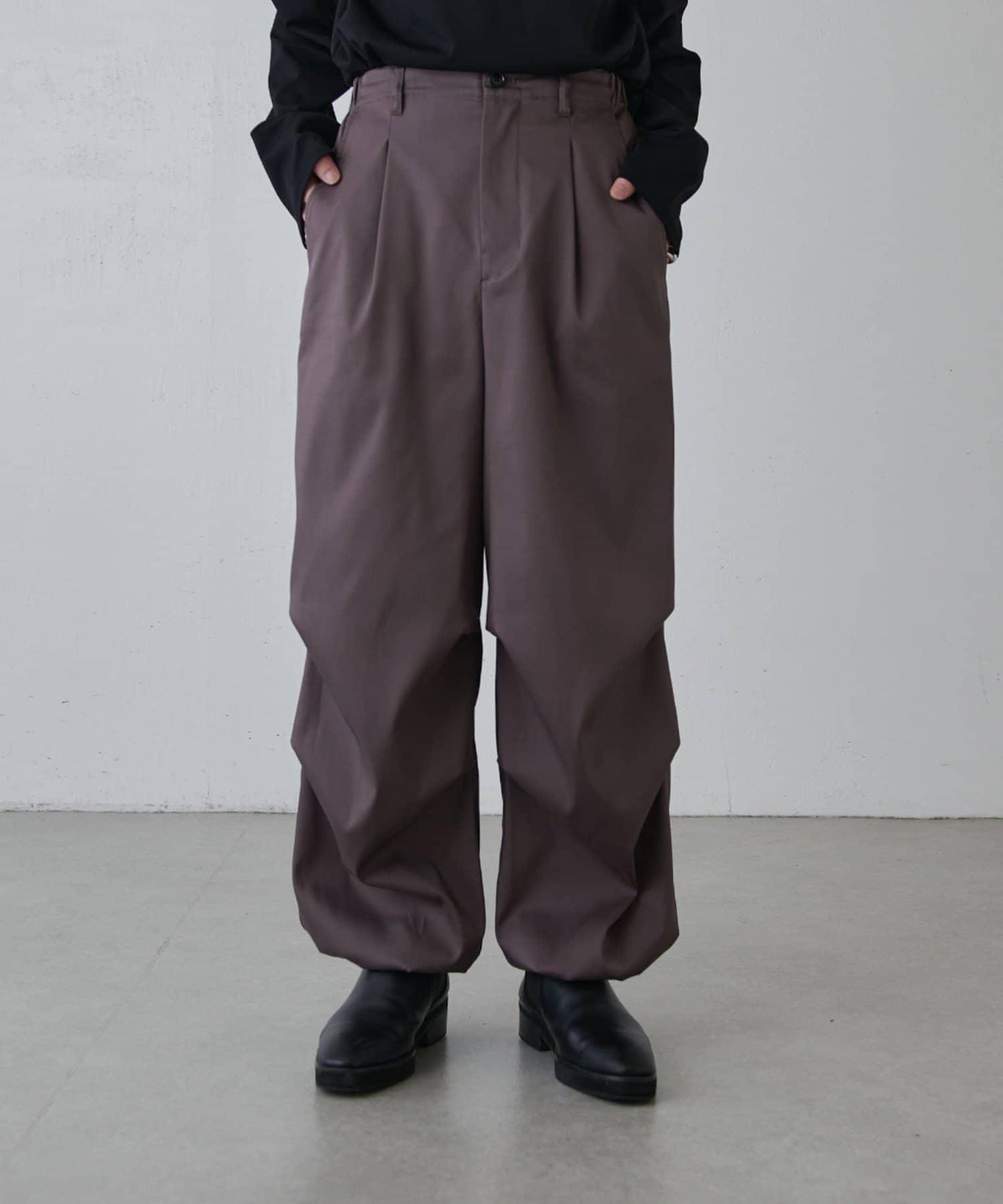 高捻面料 寬鬆設計 降落傘褲