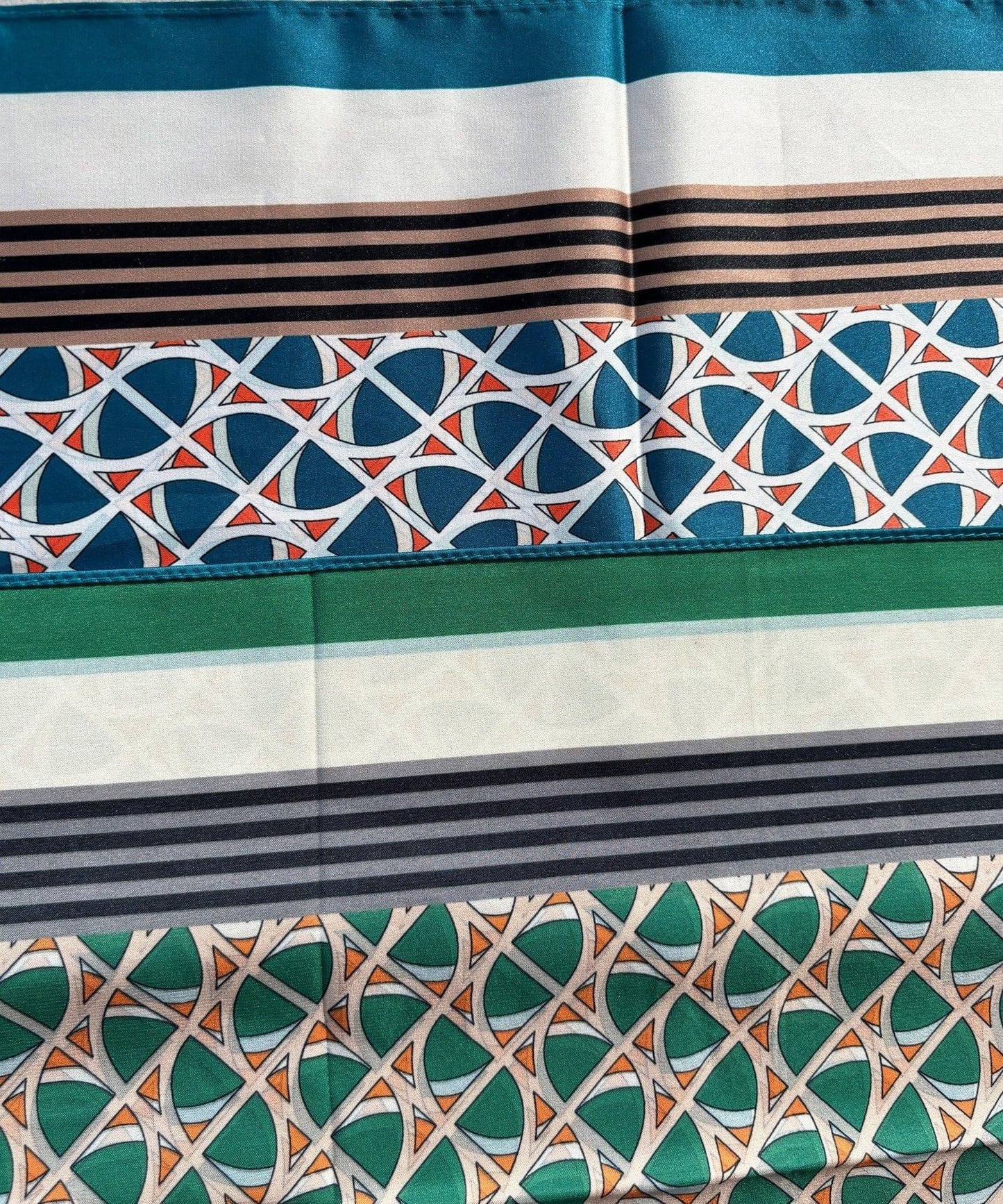 可雙面佩戴幾何圖案圍巾