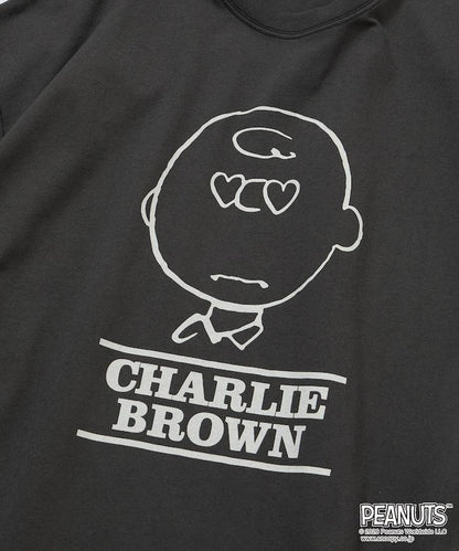 PEANUTS（史努比） チャーリー・ブラウン 寬鬆版心形眼圖案圓領T恤