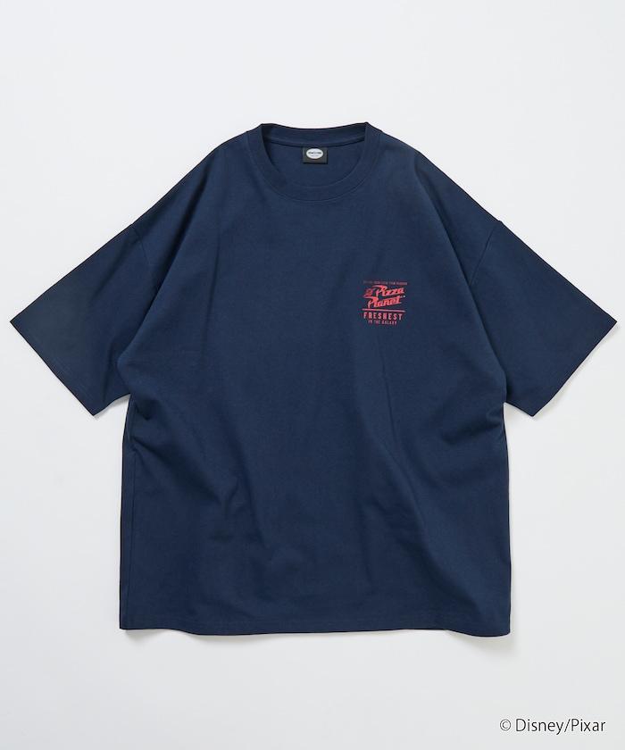 【TOY STORY/トイ・ストーリー】 別注 ビッグシルエット バックプリント クルーネックTシャツ/Pizza Planet 【限定展開】