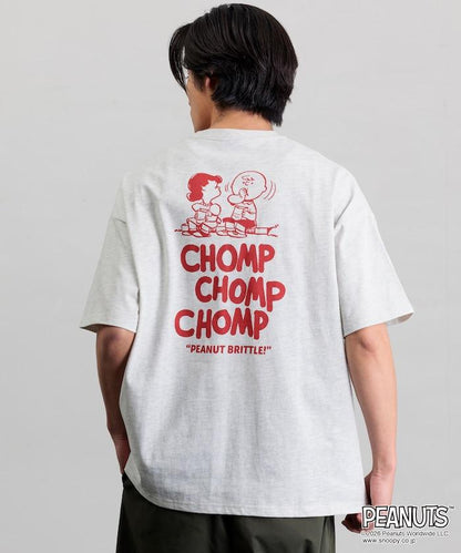 PEANUTS（花生漫畫） 圓領T恤 CHOMP