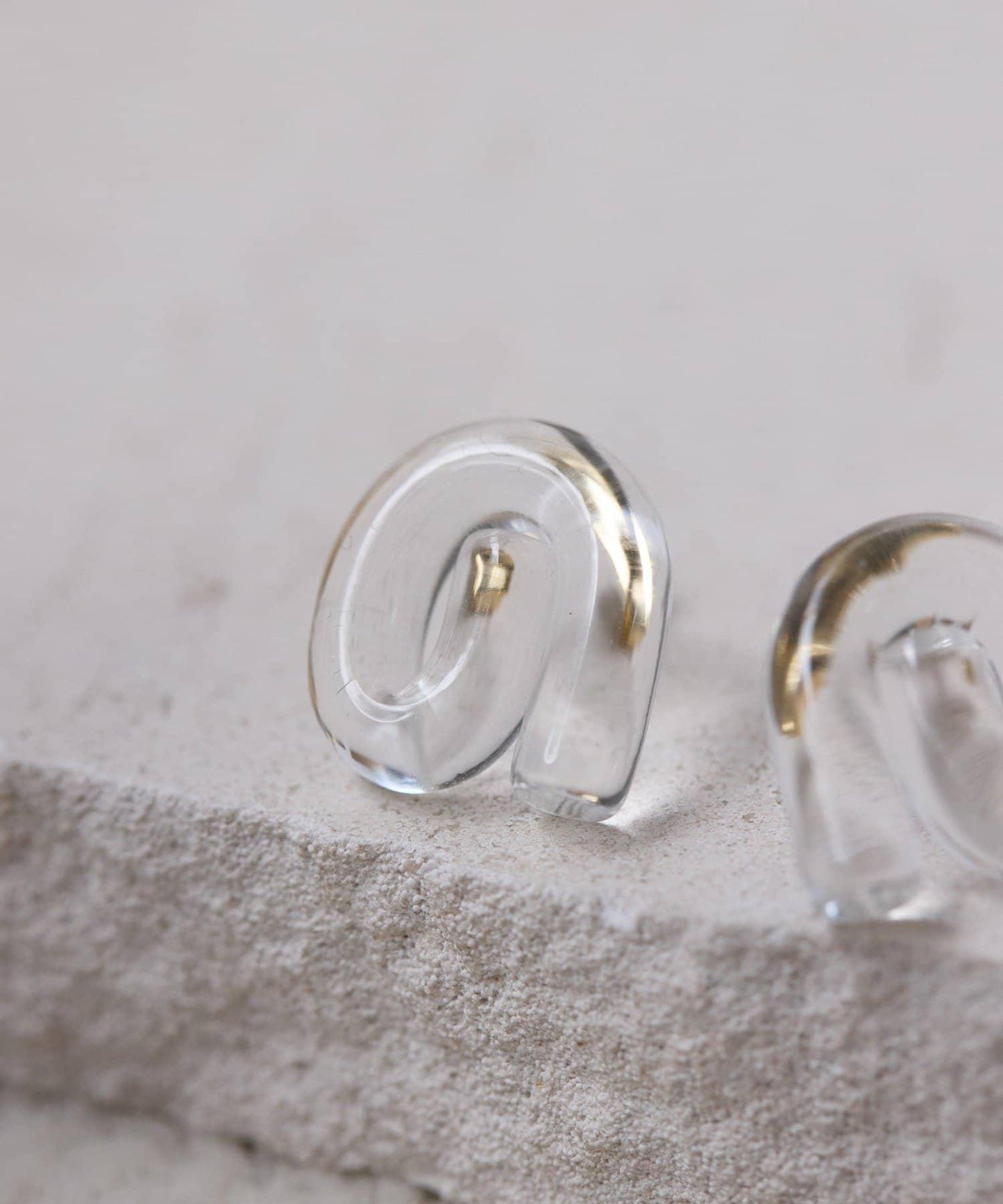 【ear PAPILLONNER】のんのん樹脂ピアス