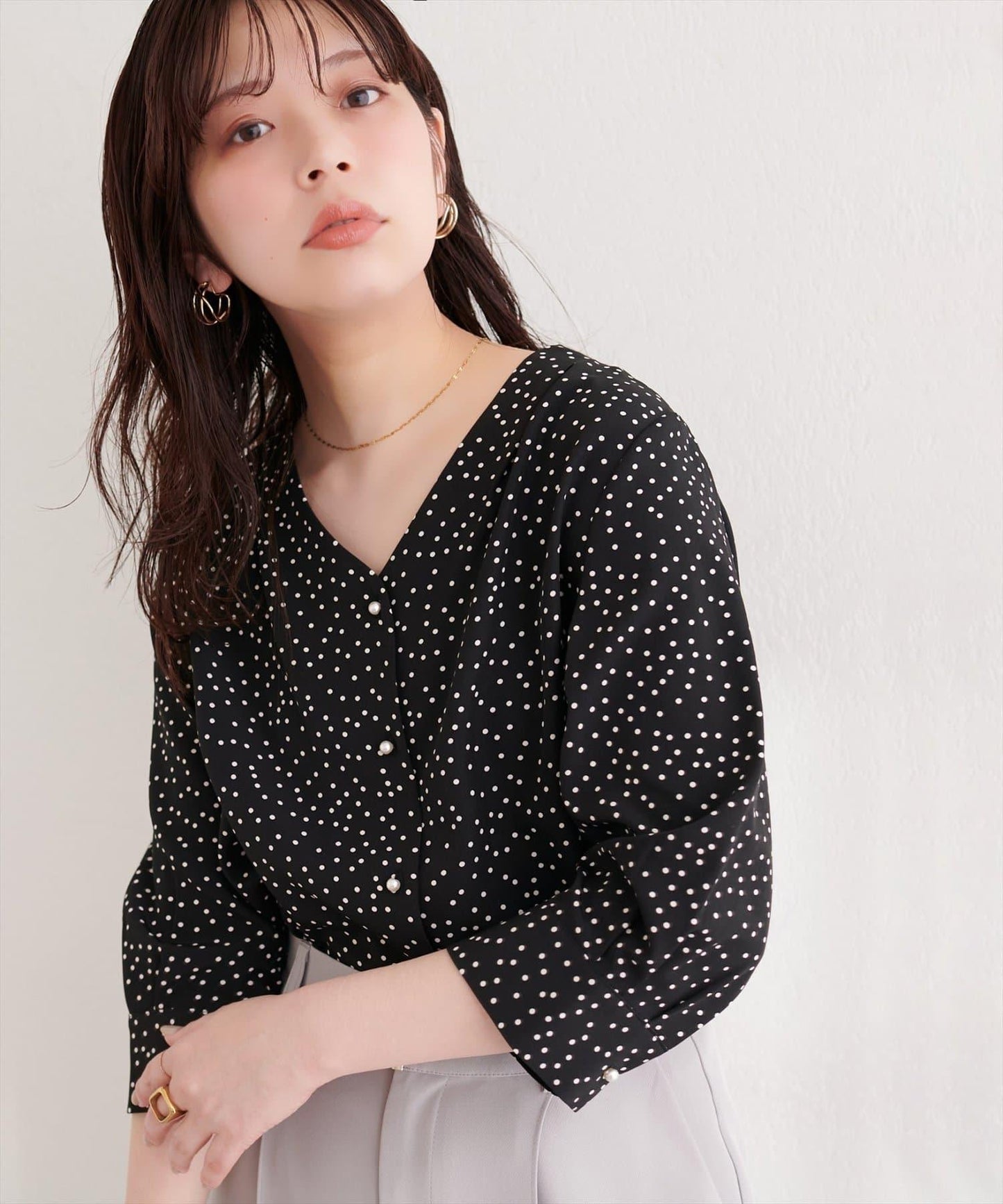 珍珠扣 V領 七分袖 女襯衫
