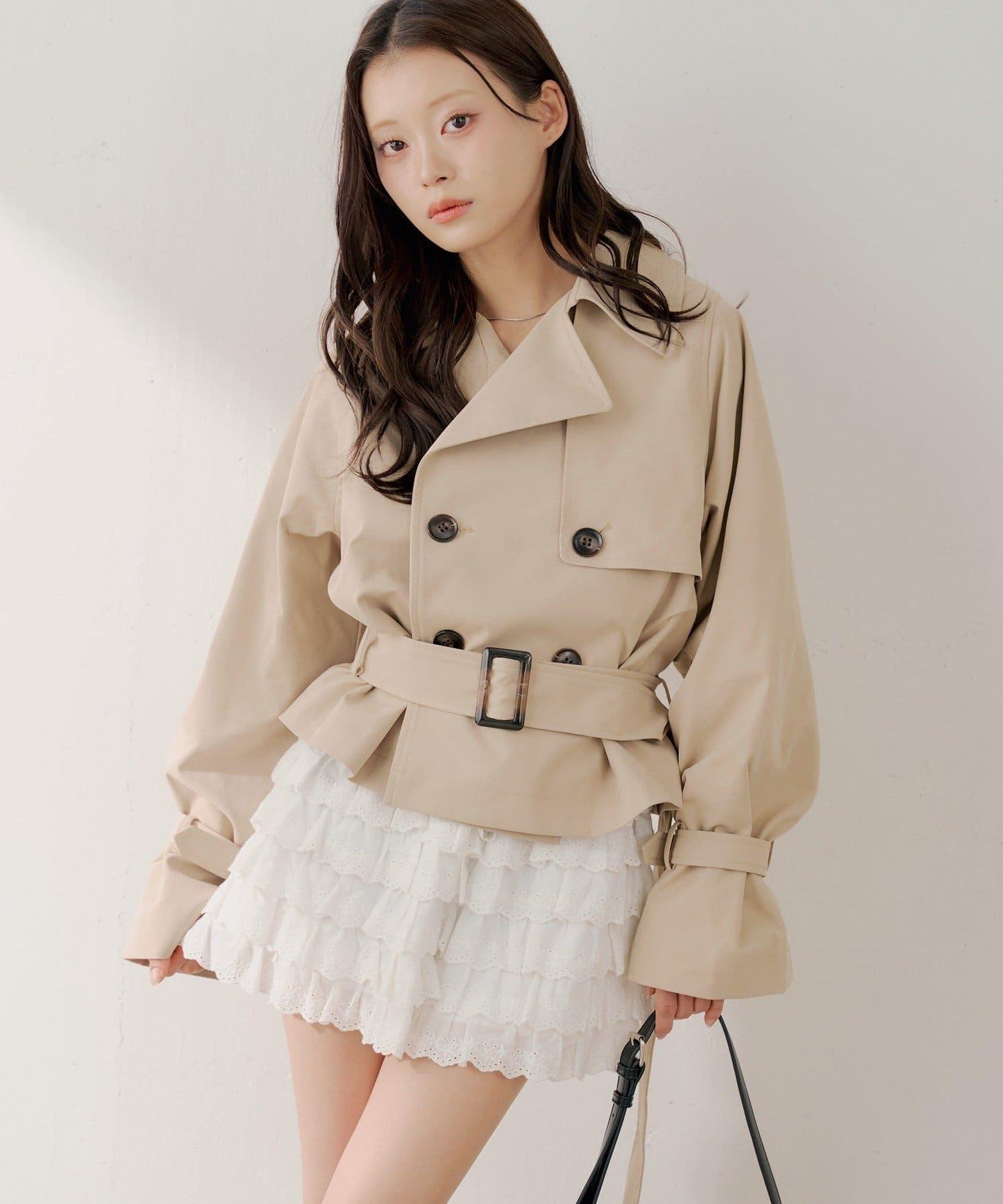 短款傘擺設計風衣