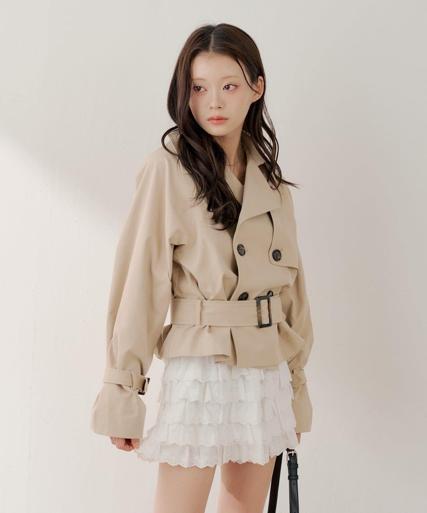 短款傘擺設計風衣