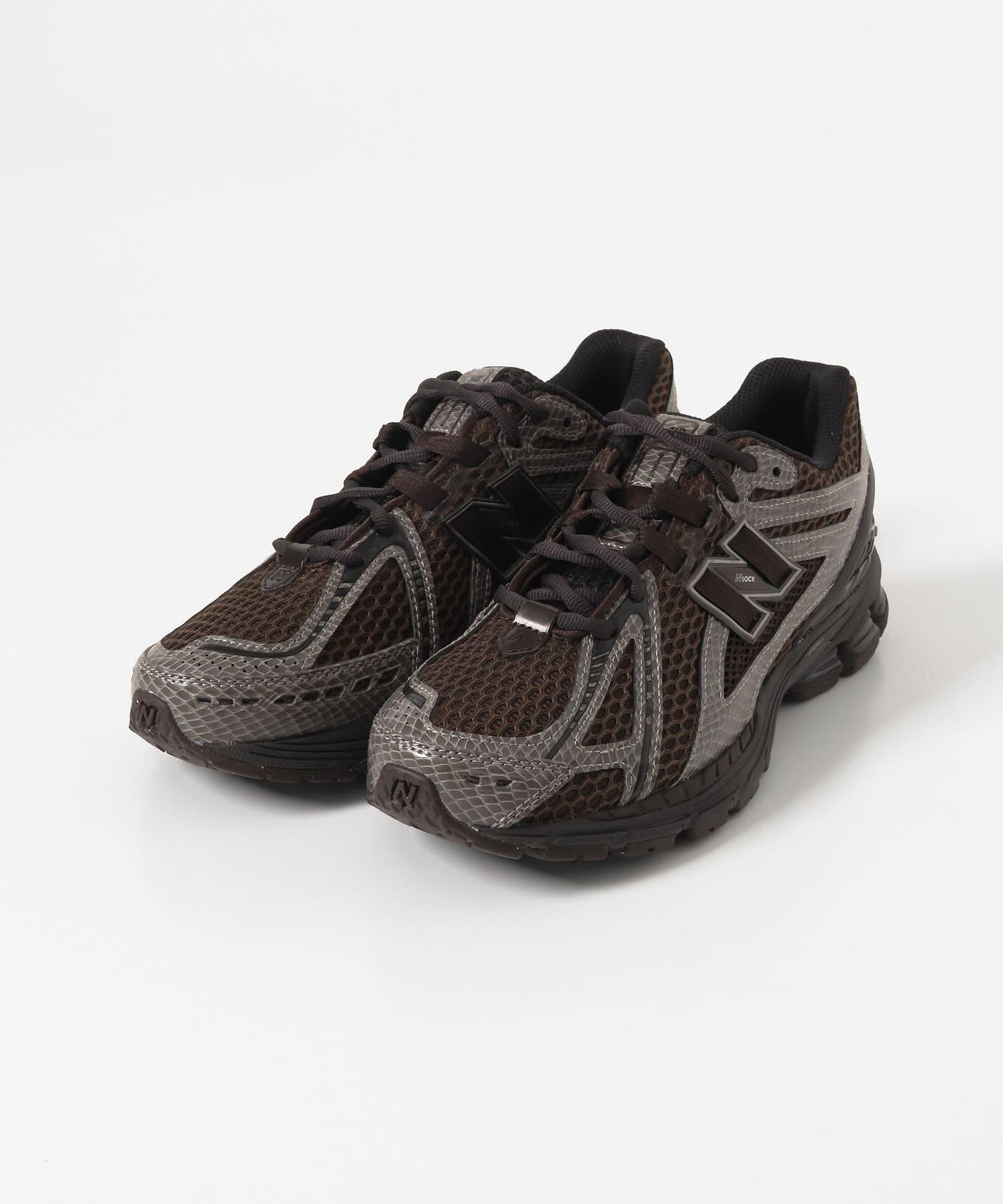 NEW BALANCE 1906R
