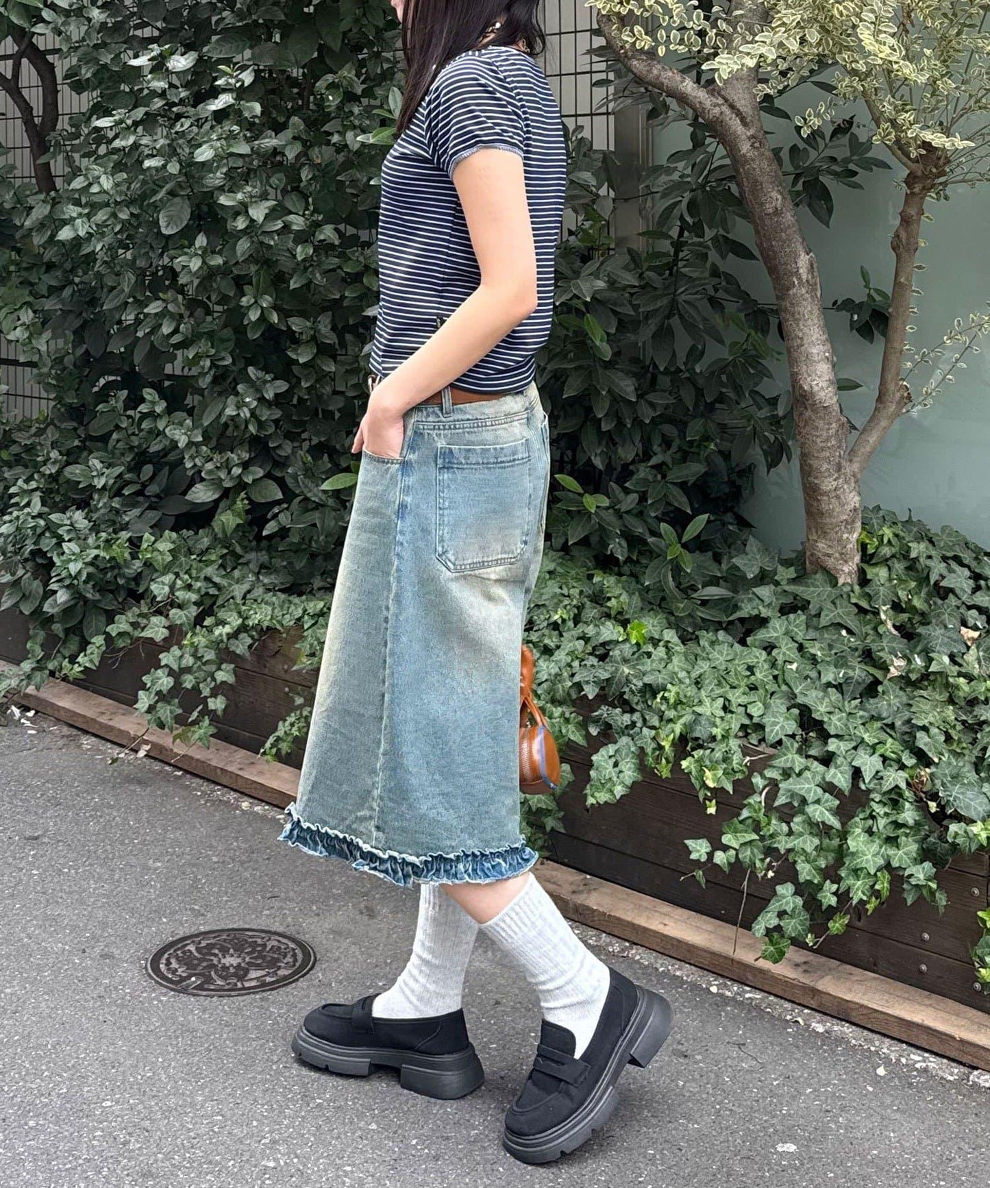 蕾絲邊 V領 合身 T恤