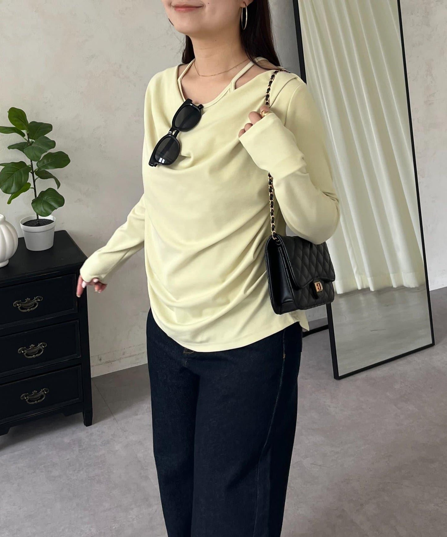 疊搭垂領設計上衣