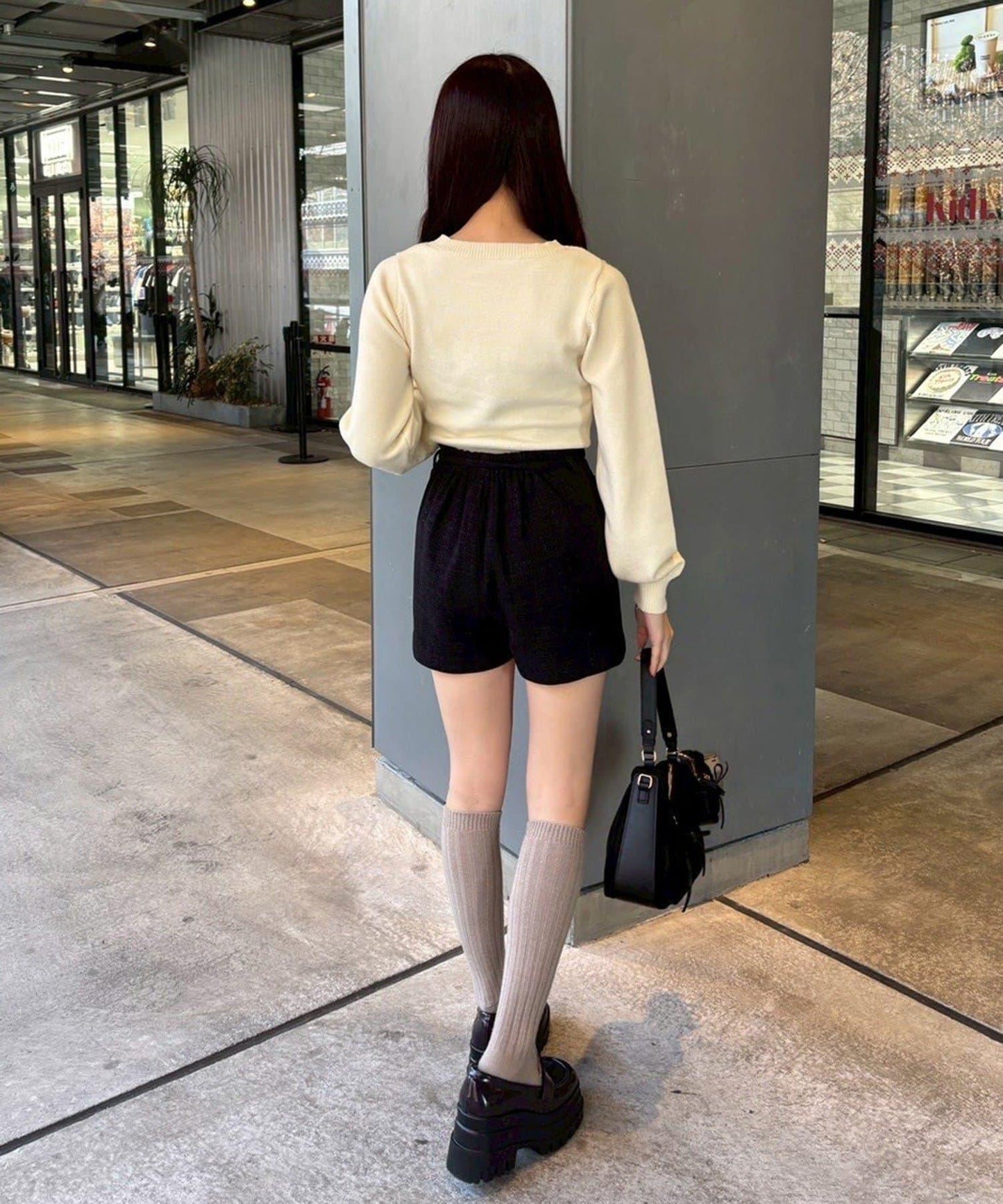 one after another 粗花呢短褲