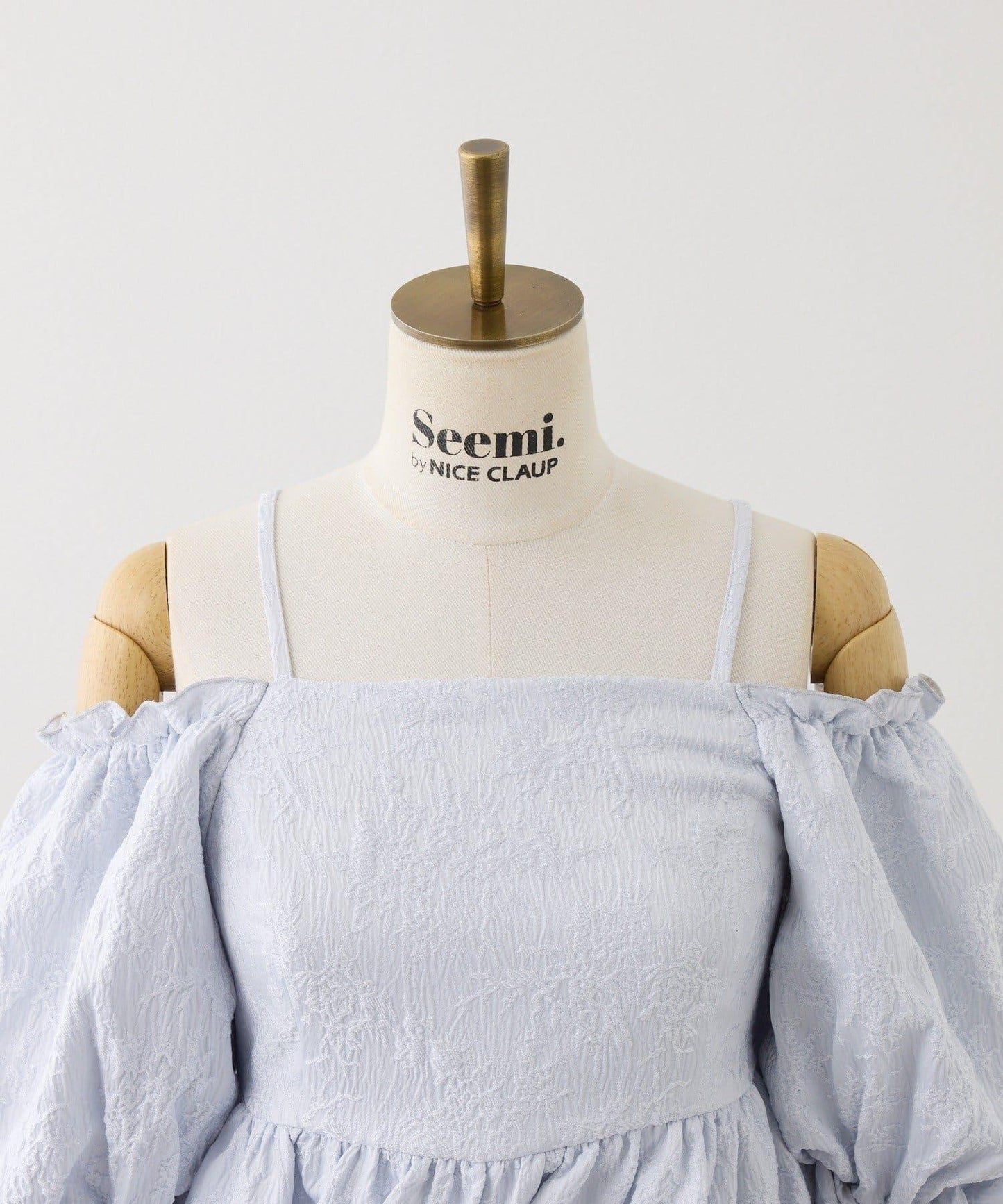 Seemi. 泡泡袖 襯衫