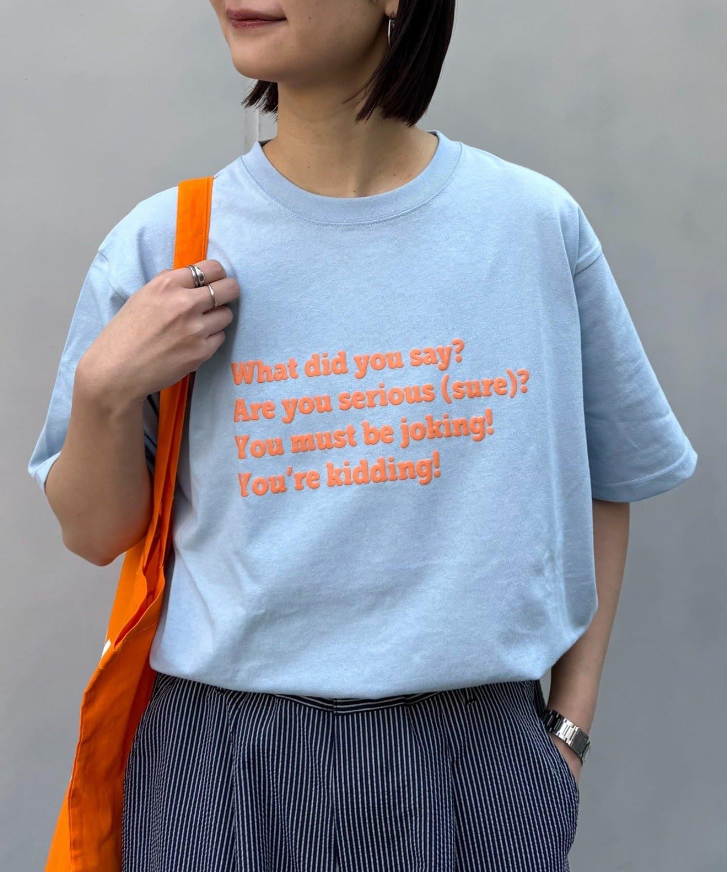 中性款 大碼可選 立體文字logo TEE