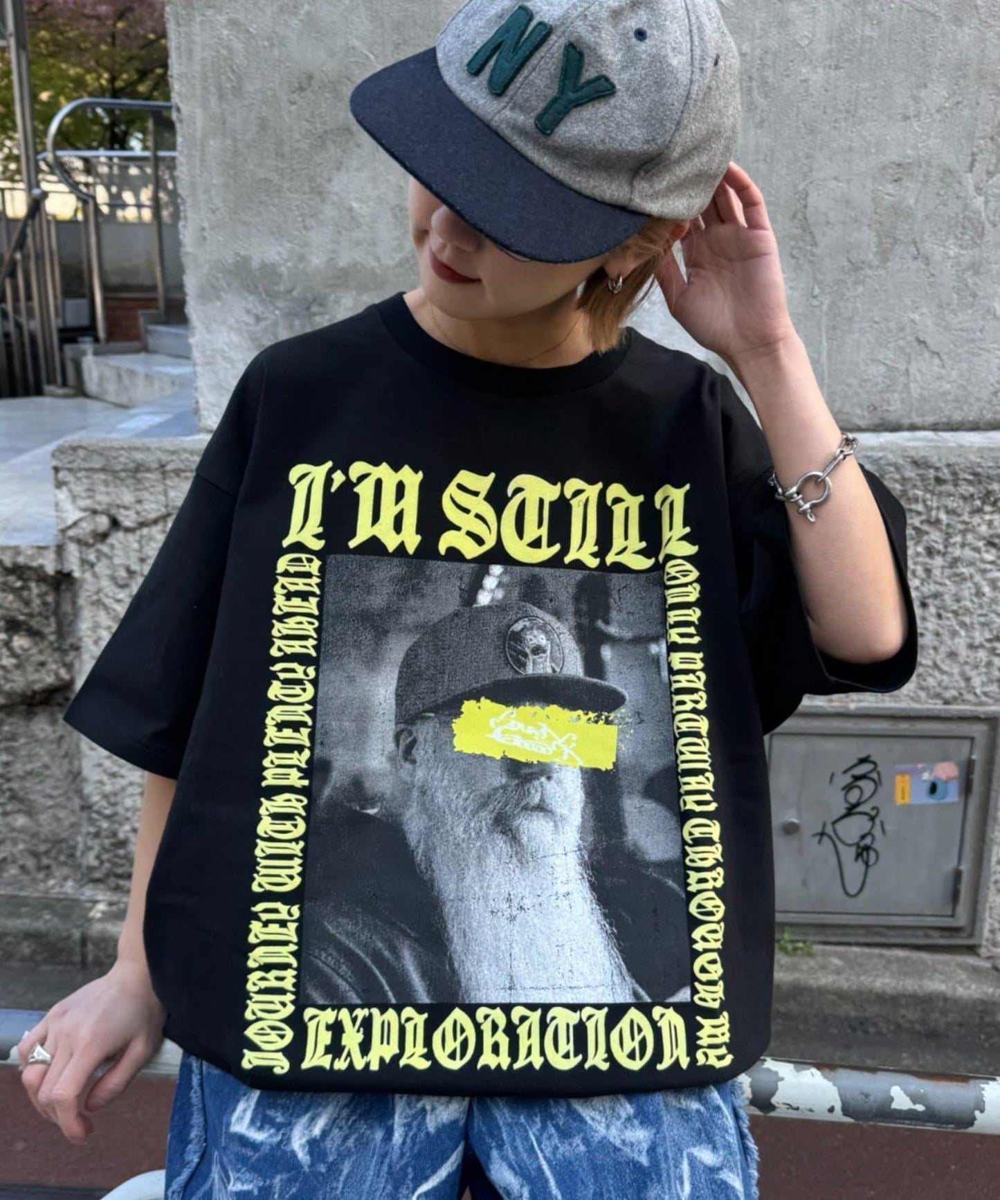 SOUNDS GOOOOD 英文照片文字印花短袖T恤