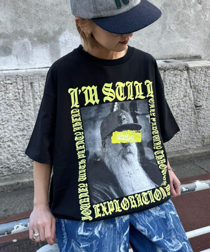 SOUNDS GOOOOD 英文照片文字印花短袖T恤