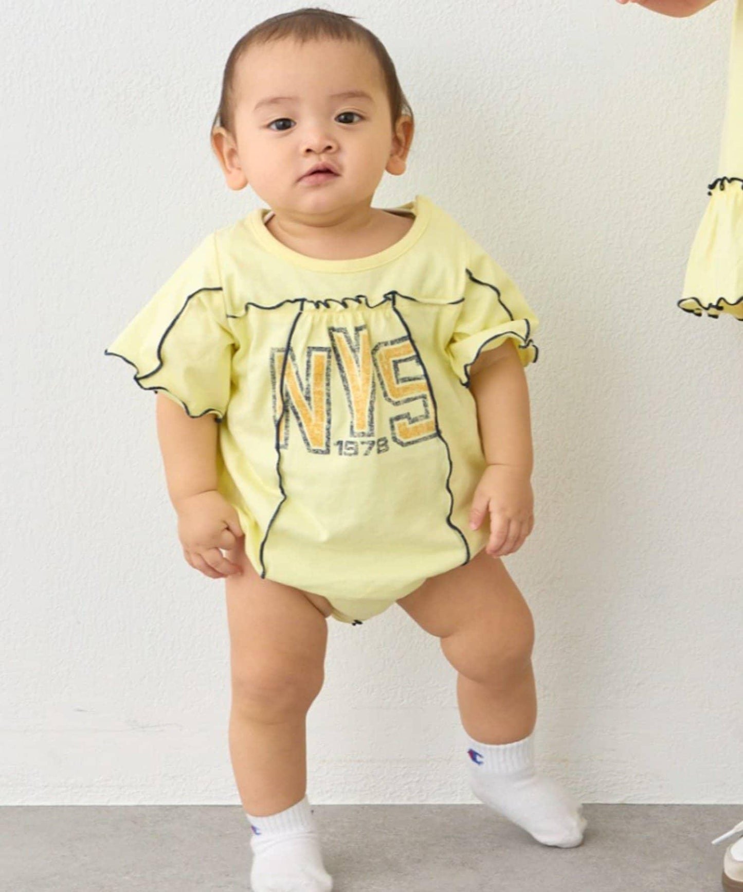 荷葉邊拼接 logo 短袖連體哈衣