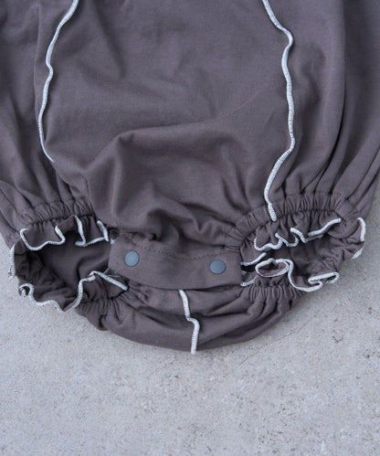 荷葉邊拼接 logo 短袖連體哈衣