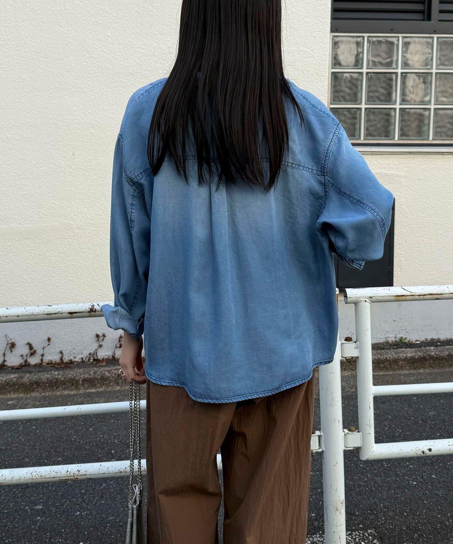 柔滑牛仔短款襯衫