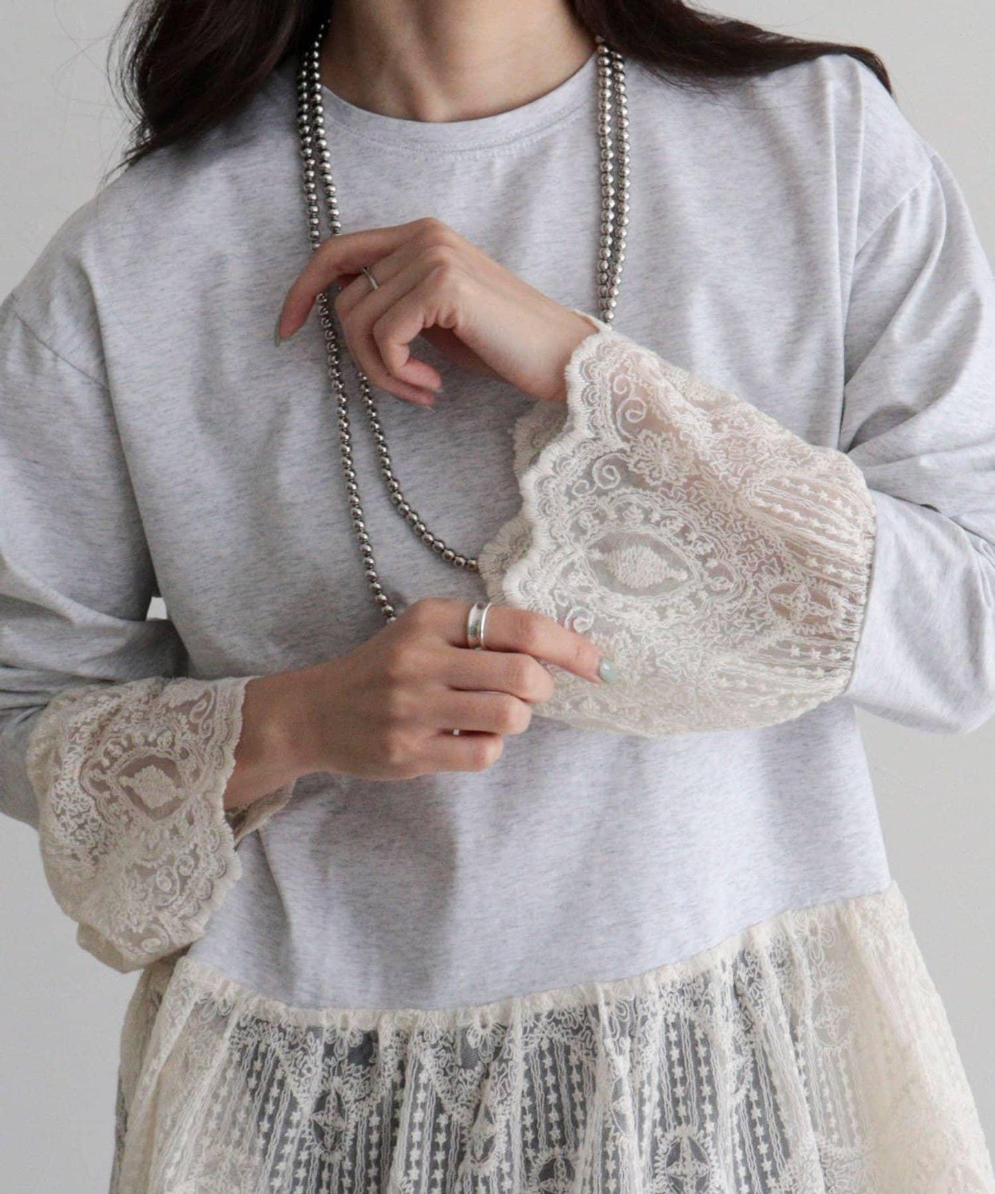 蕾絲拼接設計 長袖T恤（販售款）