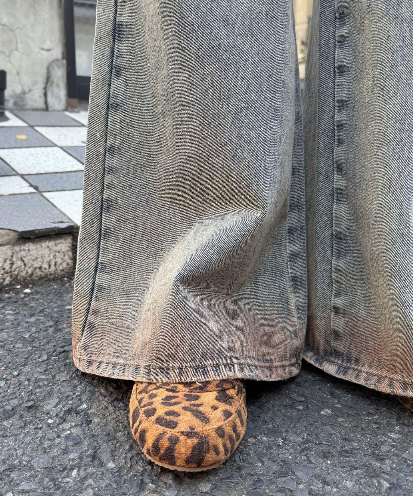 漸變拼接褲腳設計牛仔褲