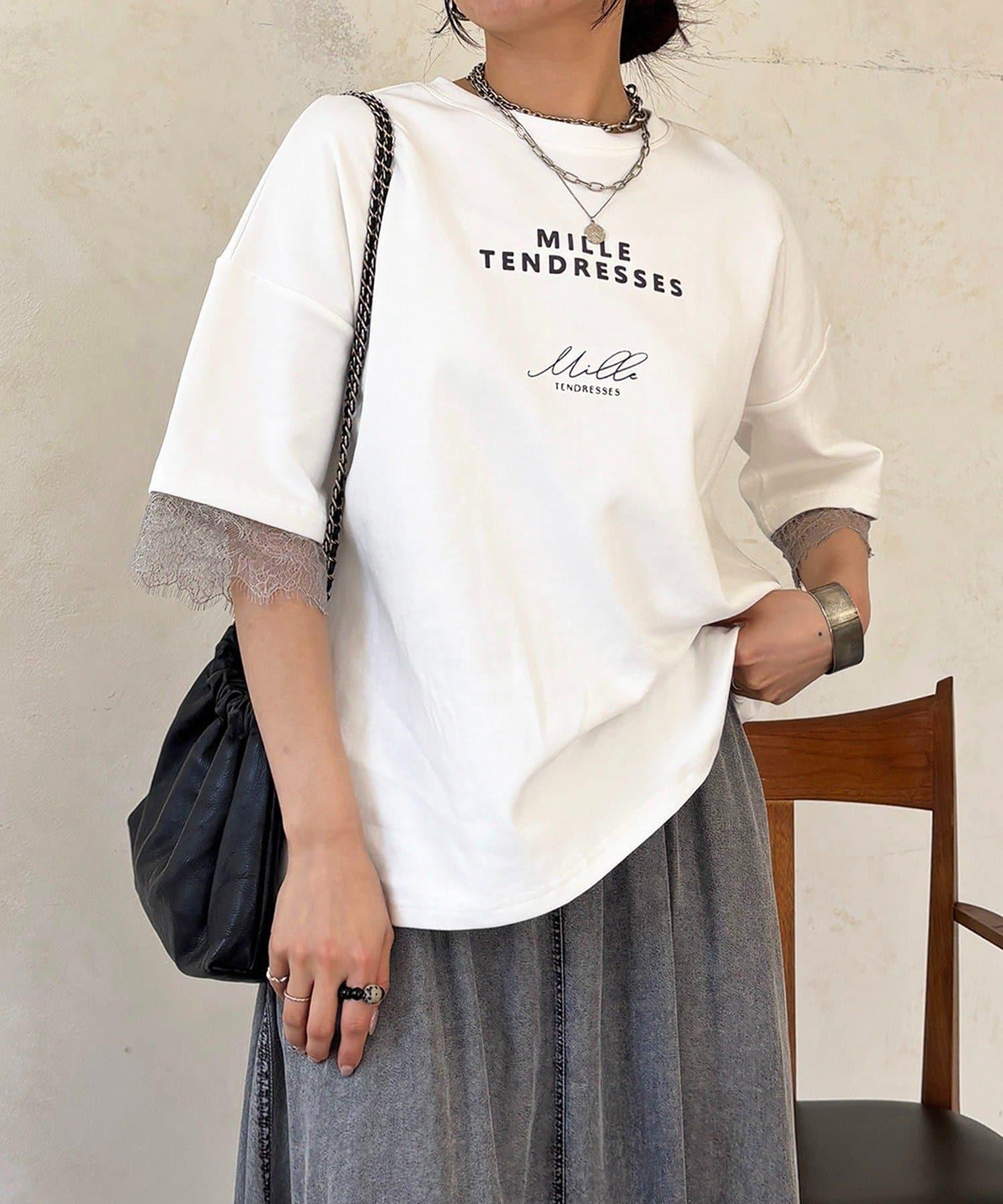 蕾絲袖設計 TEE T恤