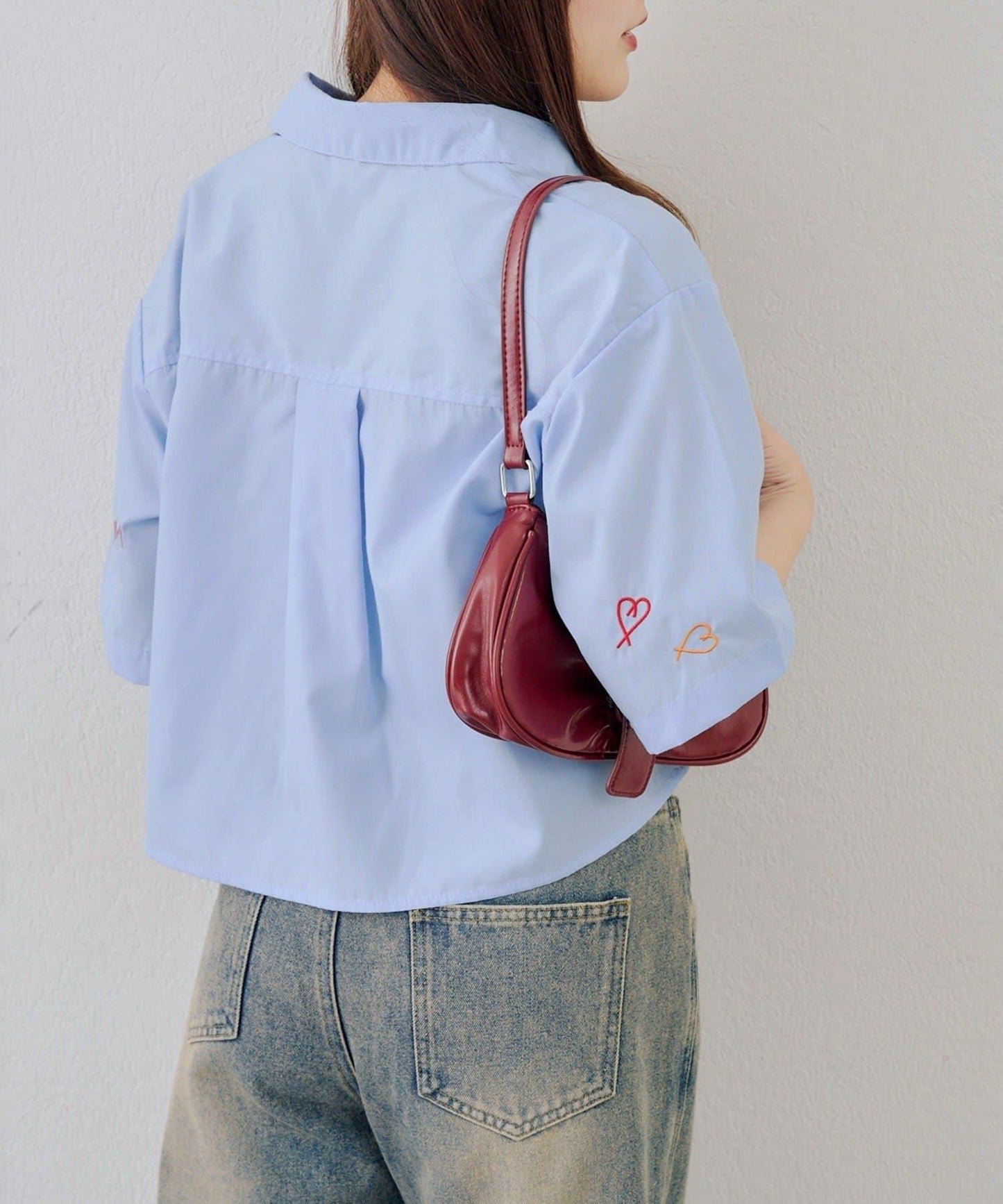 刺繡設計 短款 女式襯衫（OUTLET限定）