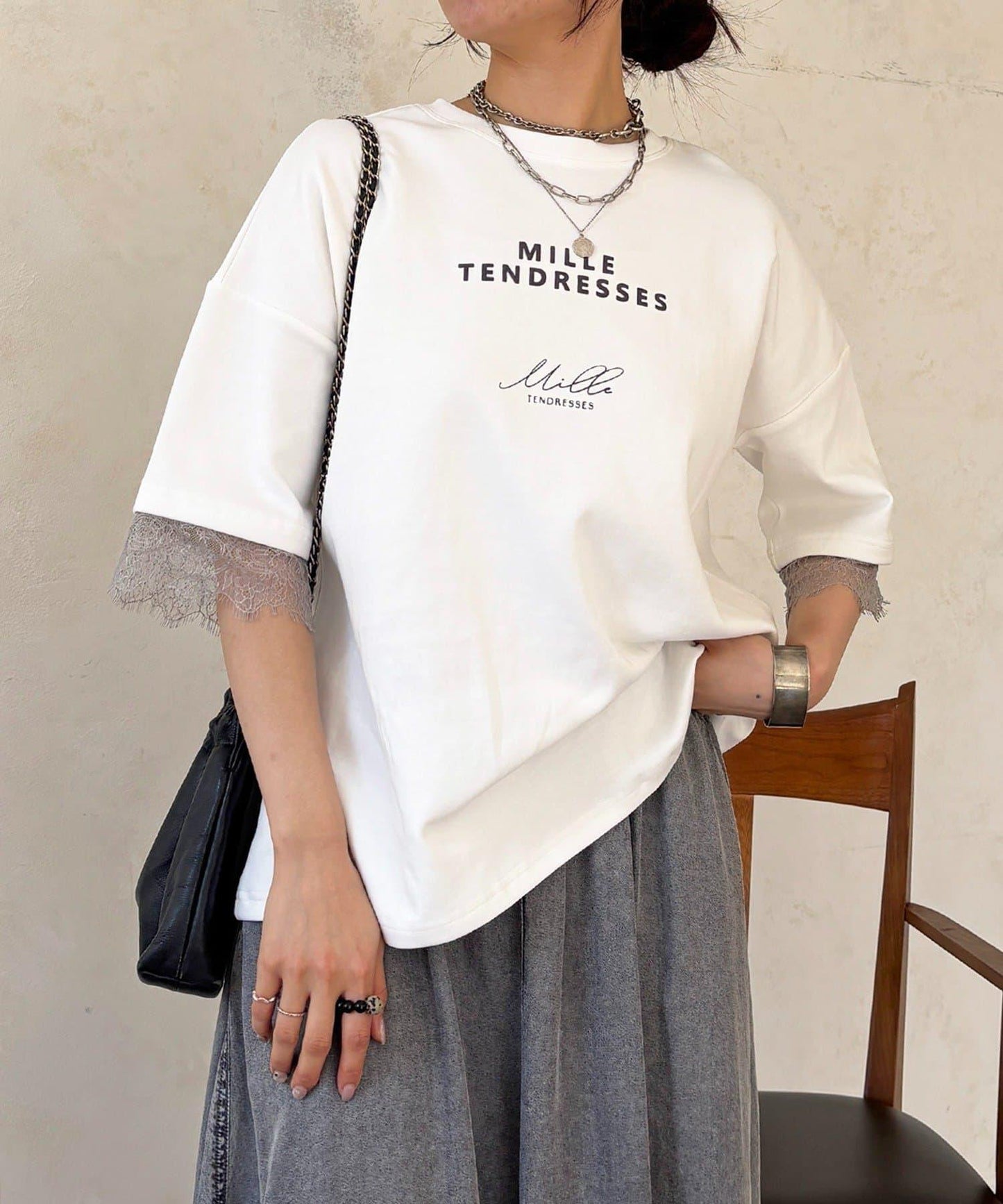 蕾絲袖設計 TEE T恤