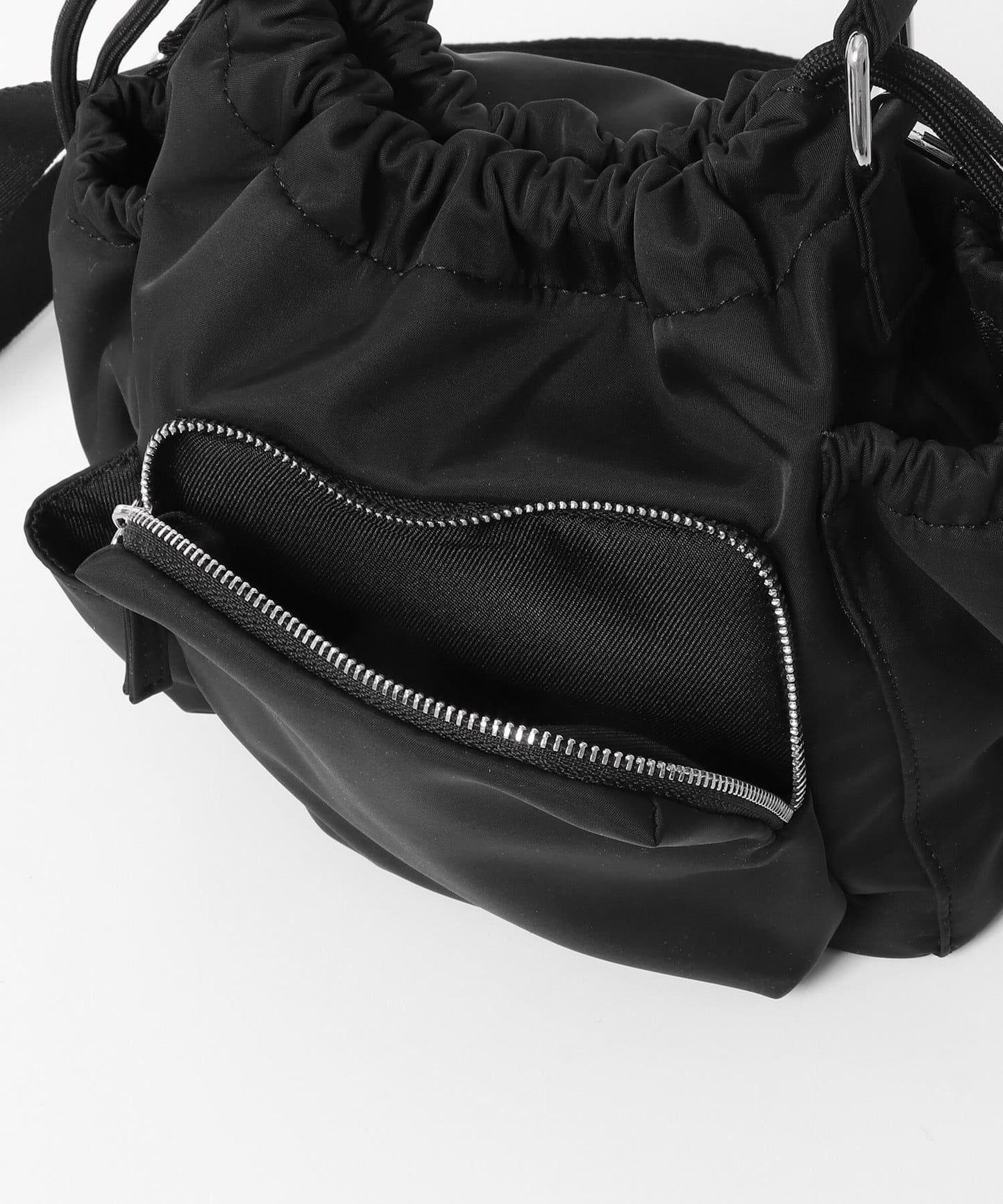 防潑水 口袋設計 尼龍包