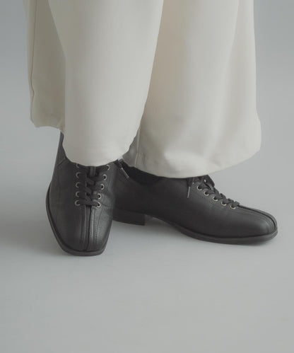 方頭繫帶鞋