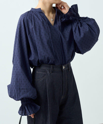 近日開始 小款提花襯衫