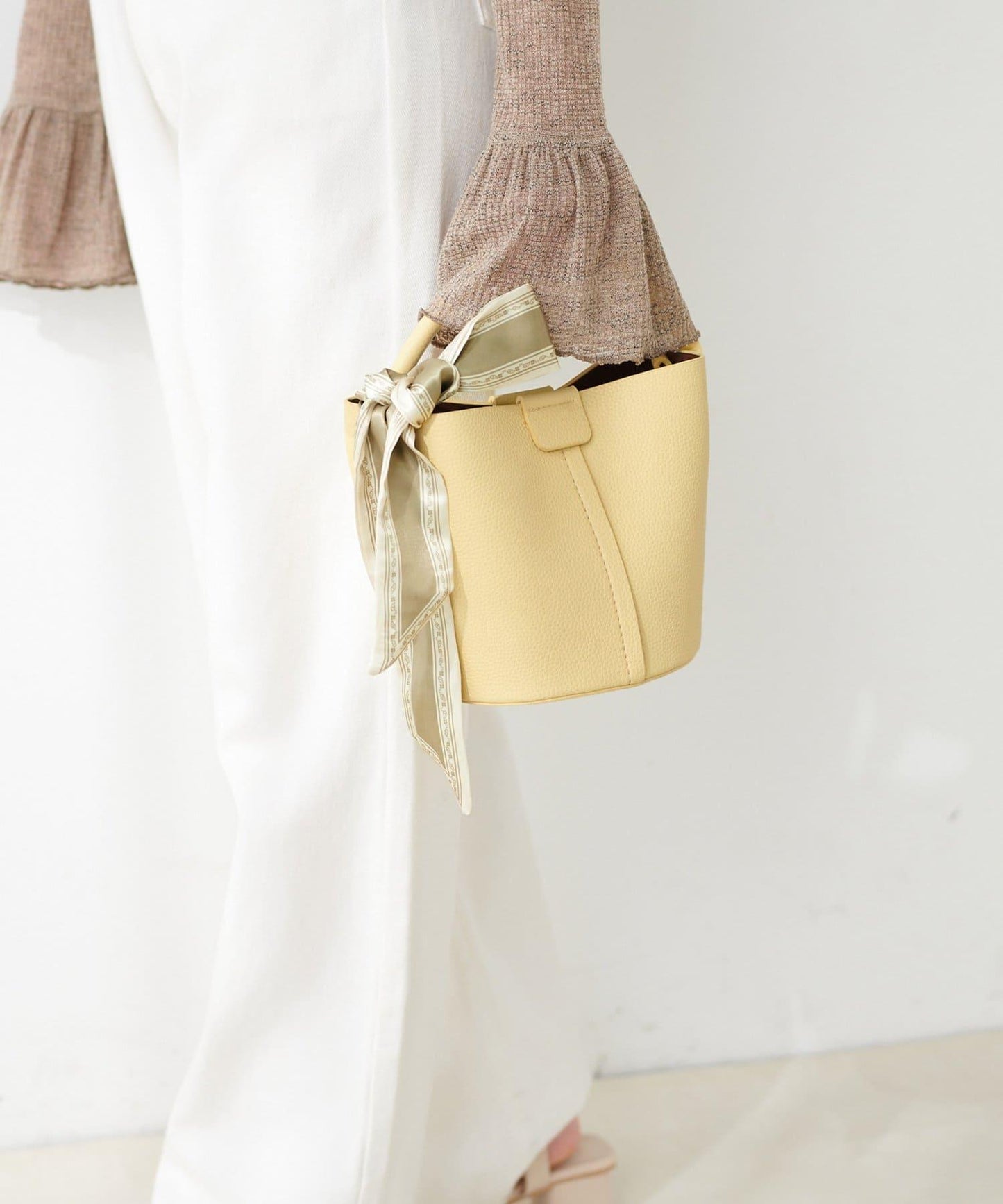 附絲巾裝飾 內含收納袋 包袋