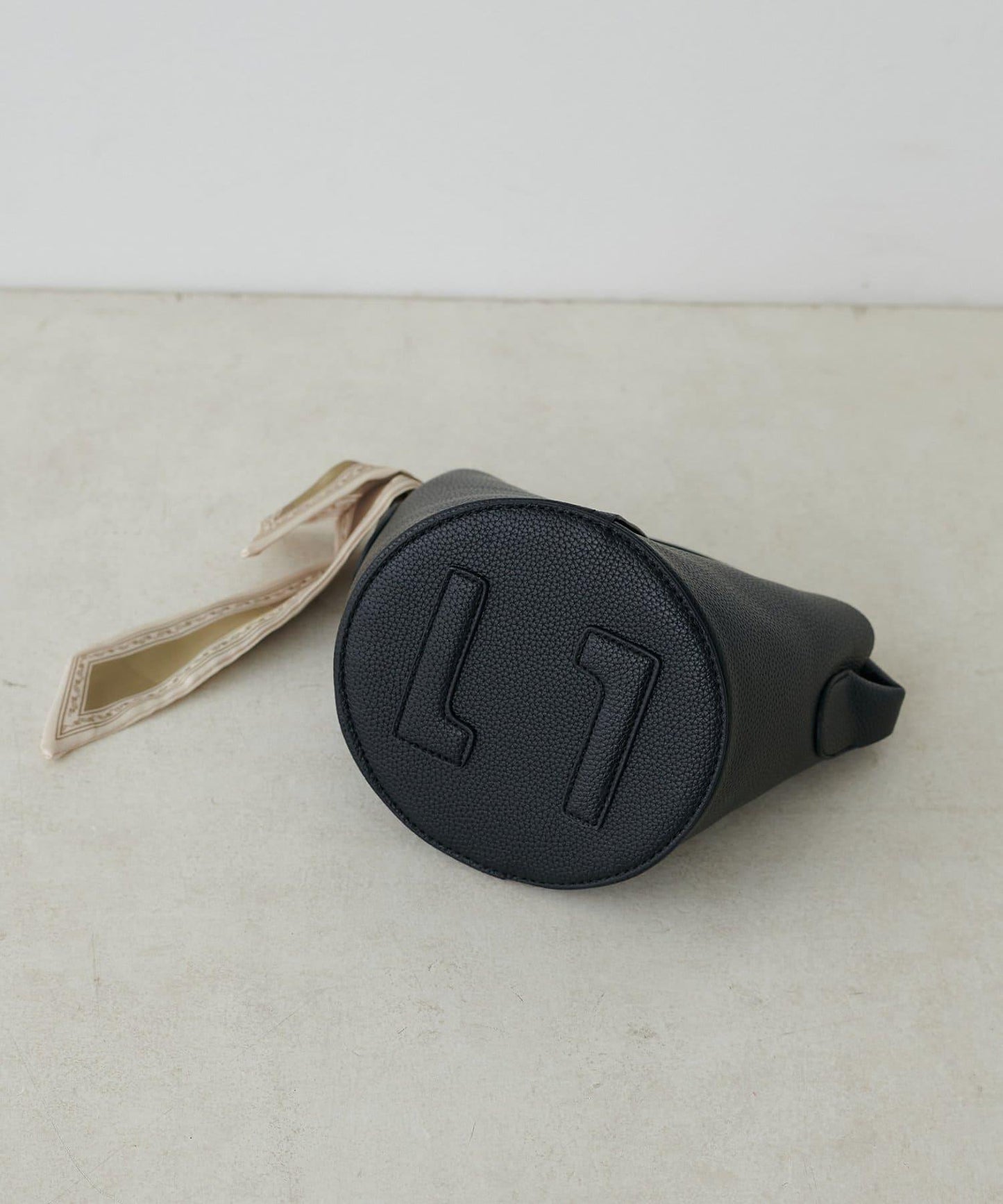 附絲巾裝飾 內含收納袋 包袋