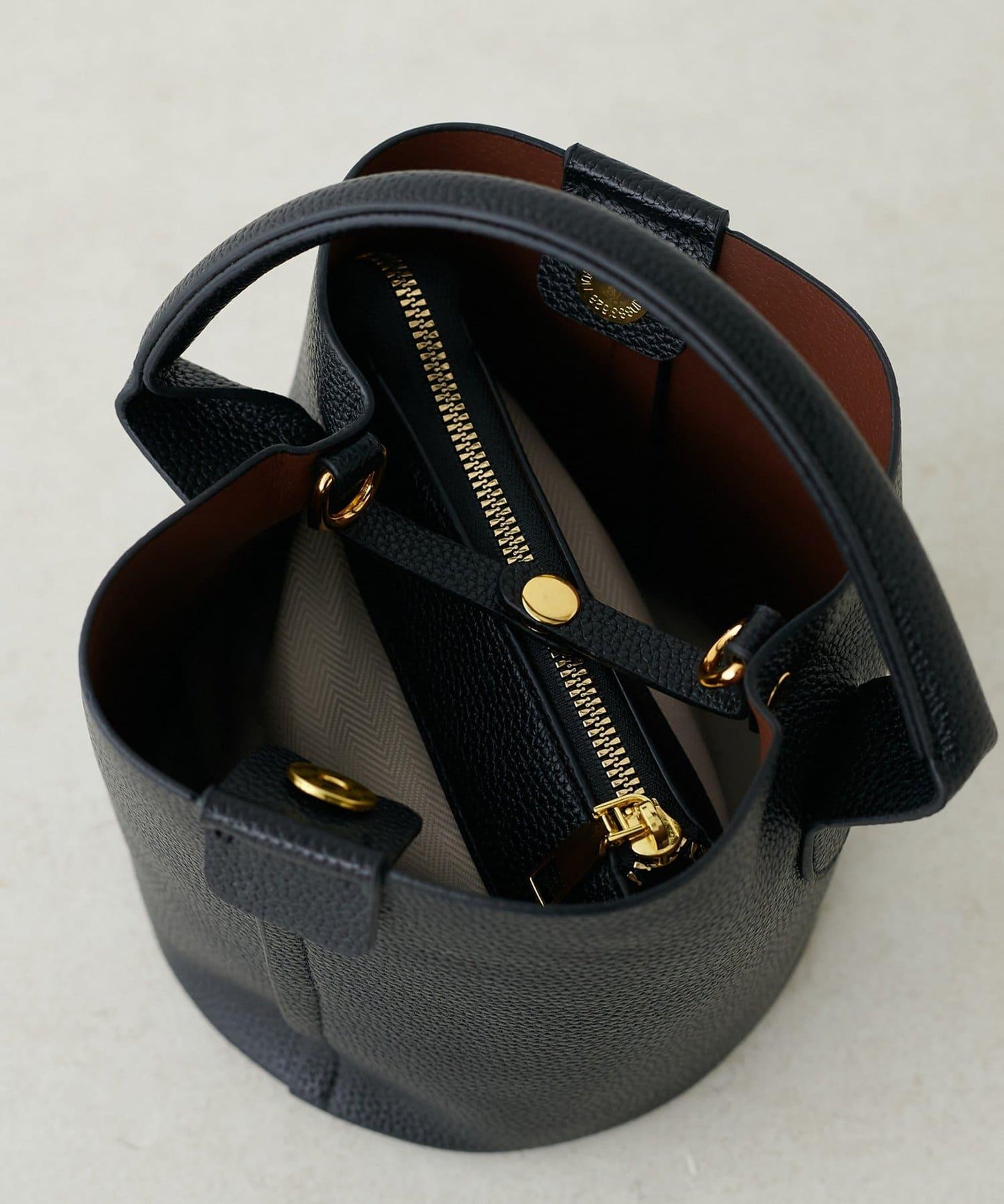 附絲巾裝飾 內含收納袋 包袋