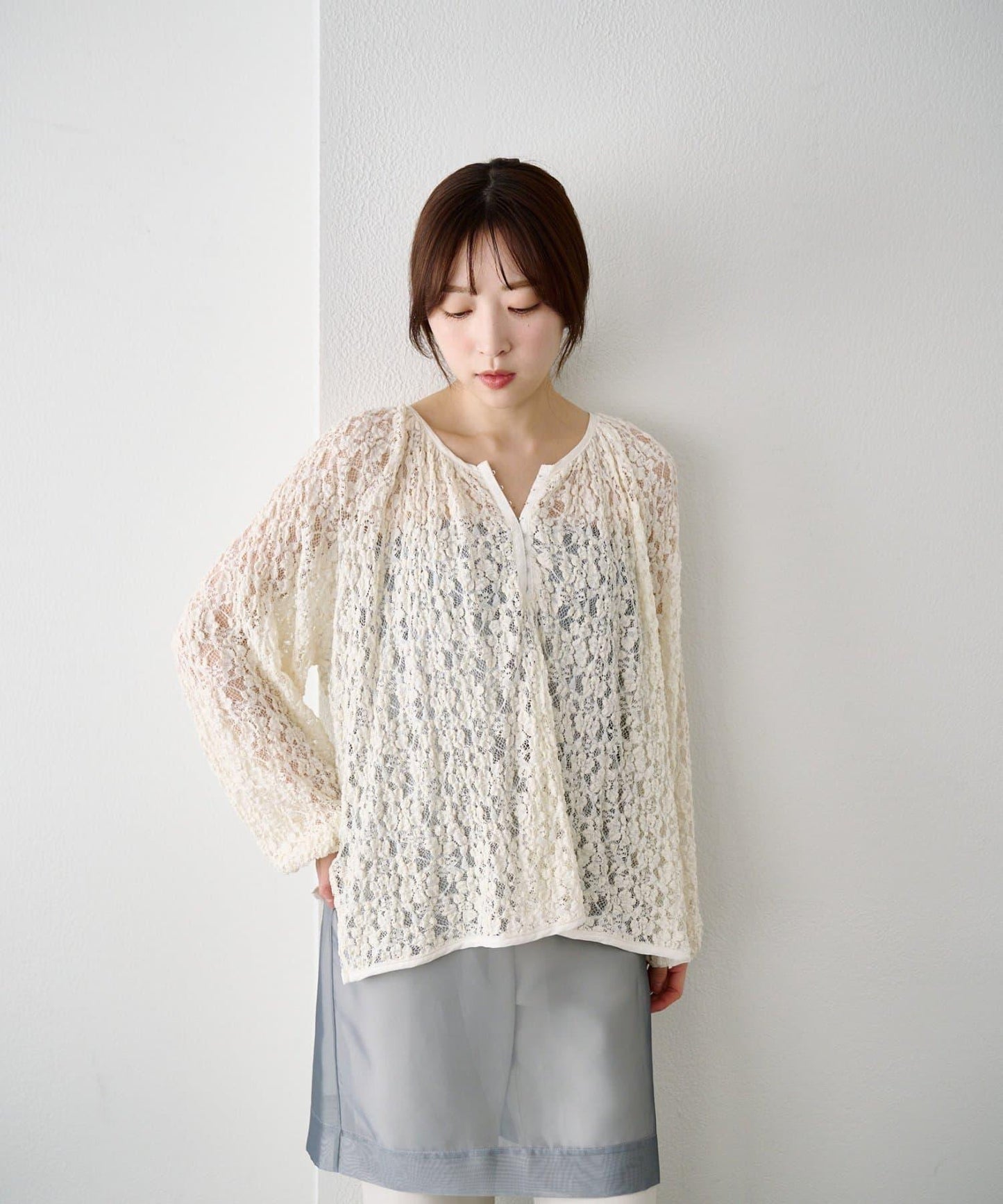 側開叉 蕾絲 襯衫