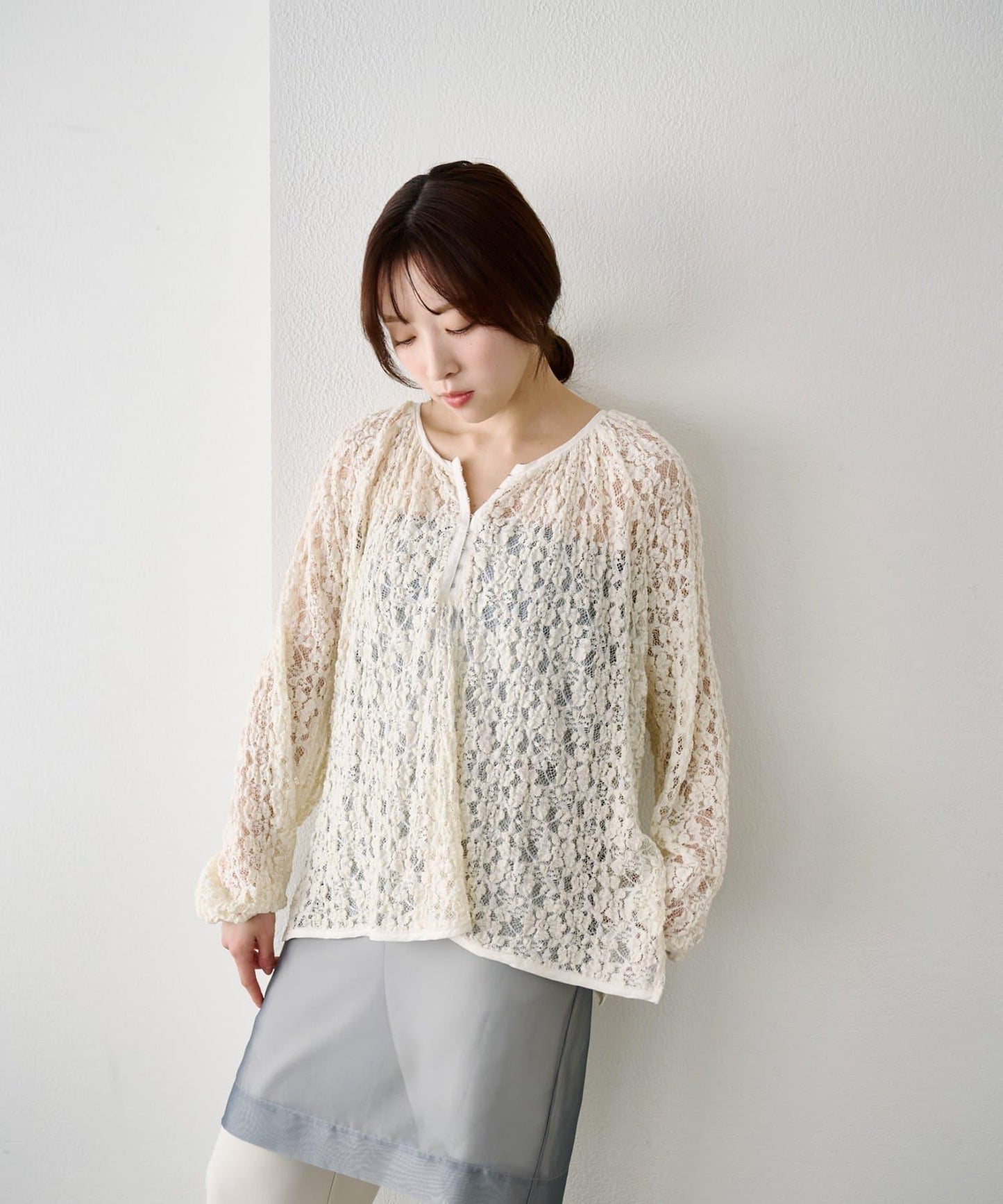 側開叉 蕾絲 襯衫