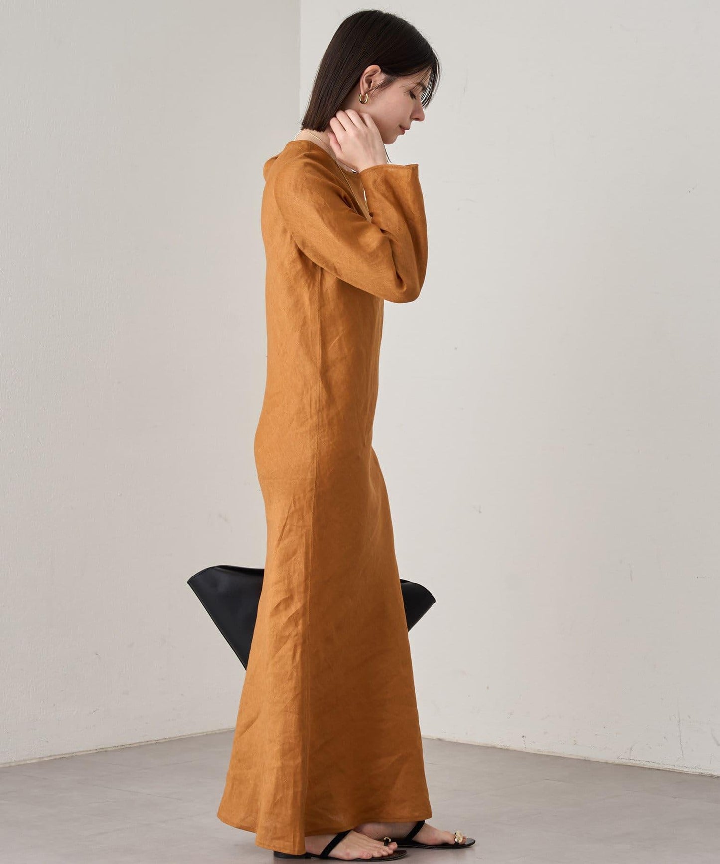 Loungedress 20th 亞麻斜裁連衣裙