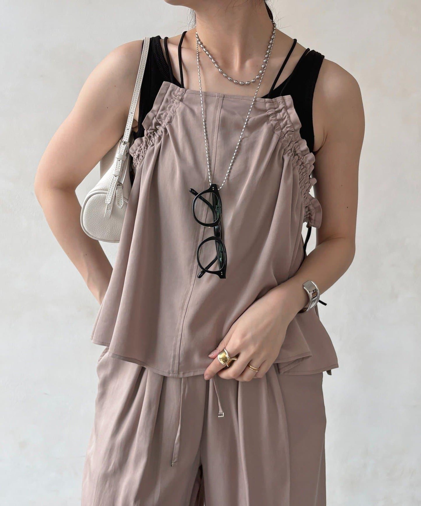 天絲斜紋荷葉邊吊帶上衣