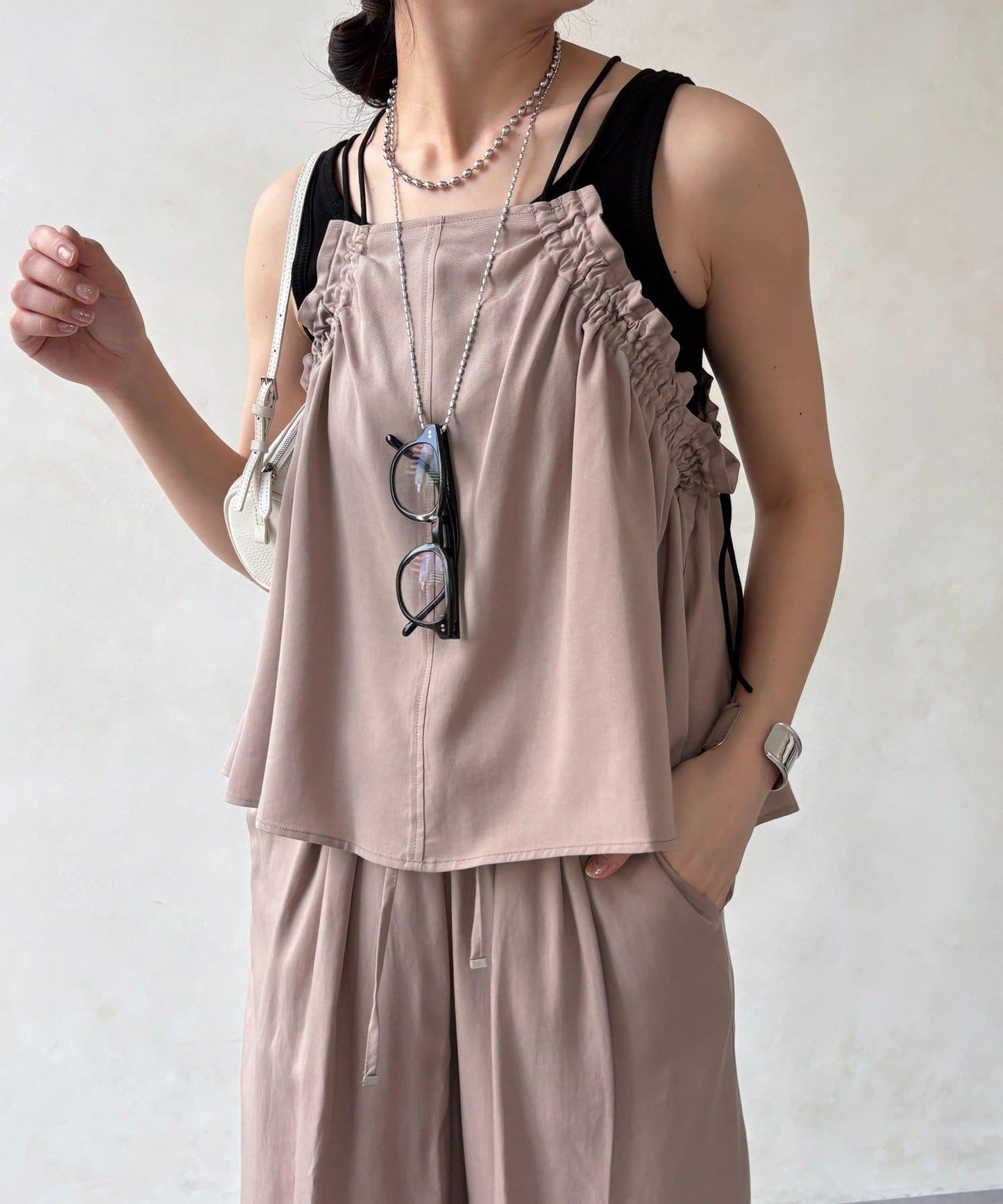 天絲斜紋荷葉邊吊帶上衣