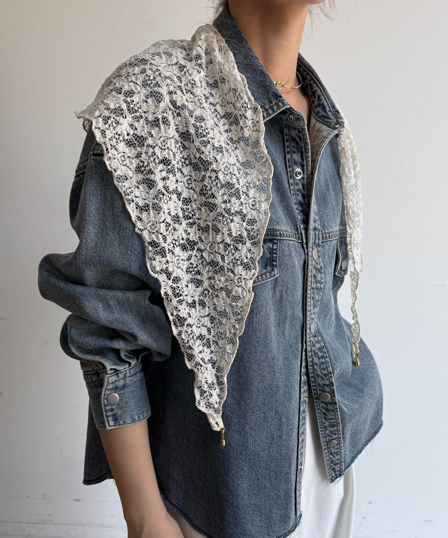 蕾絲磁扣設計圍巾