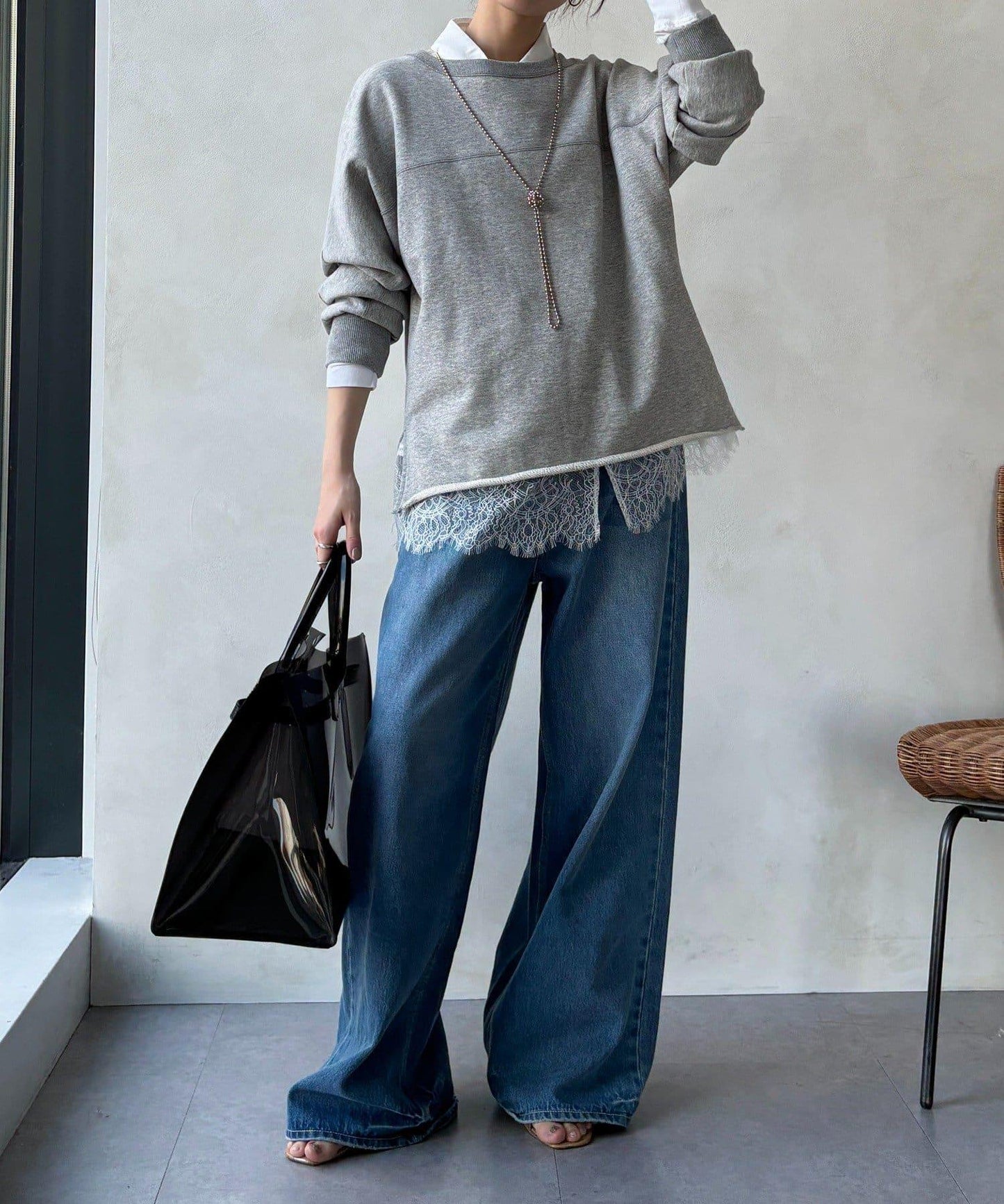 下襬蕾絲拼接 透紗襯衫