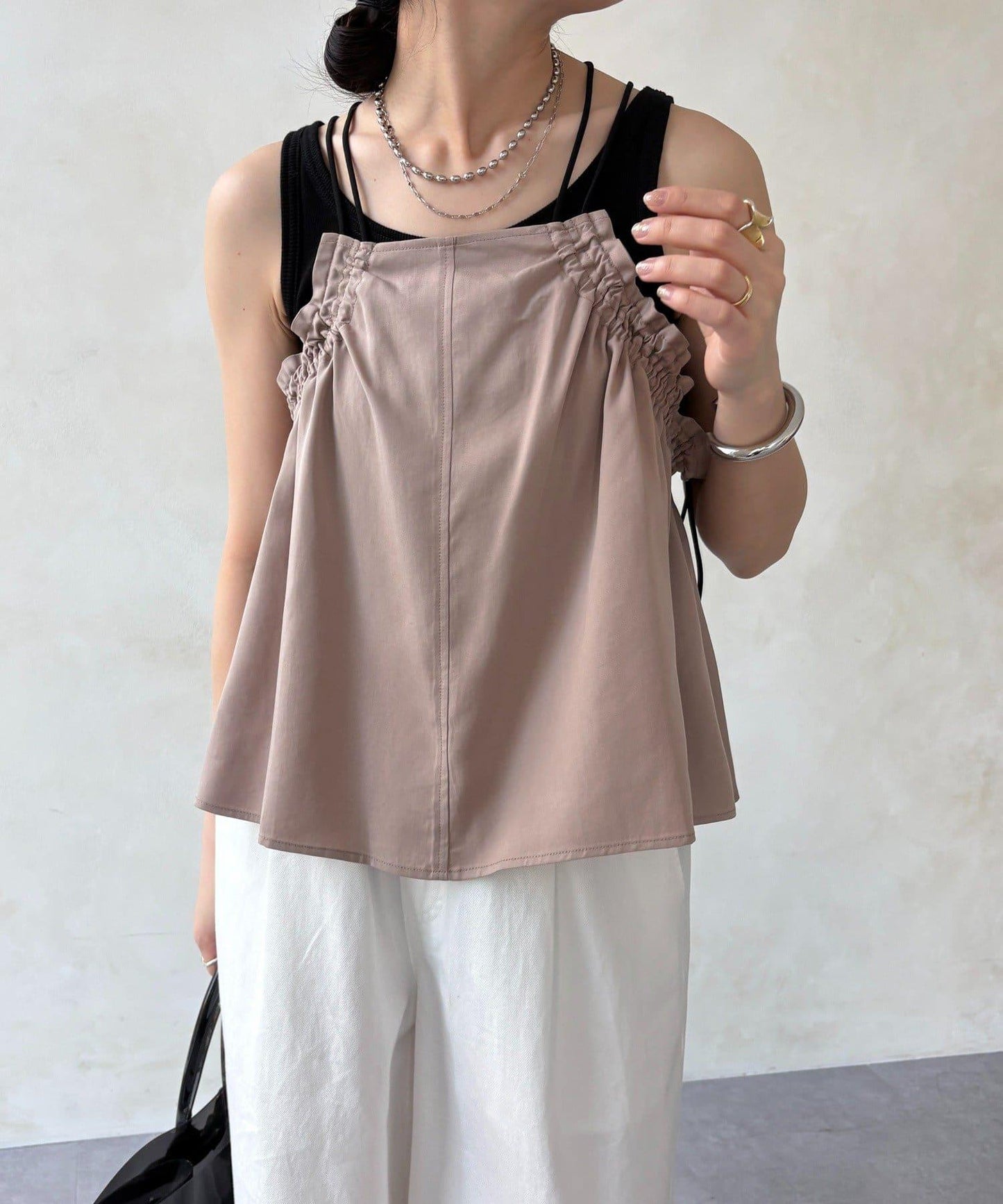 天絲斜紋荷葉邊吊帶上衣