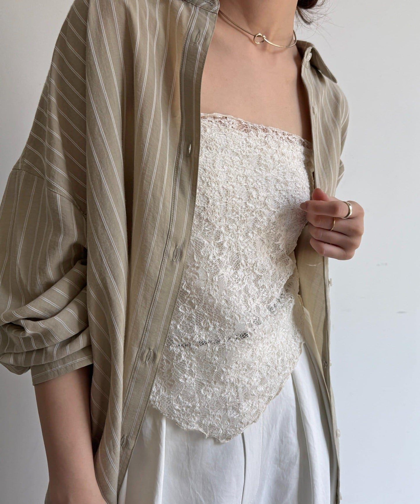 蕾絲磁扣設計圍巾