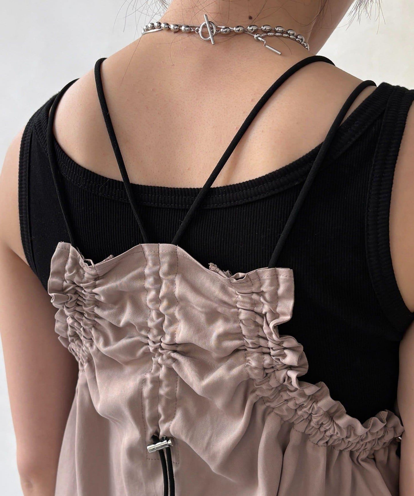 天絲斜紋荷葉邊吊帶上衣