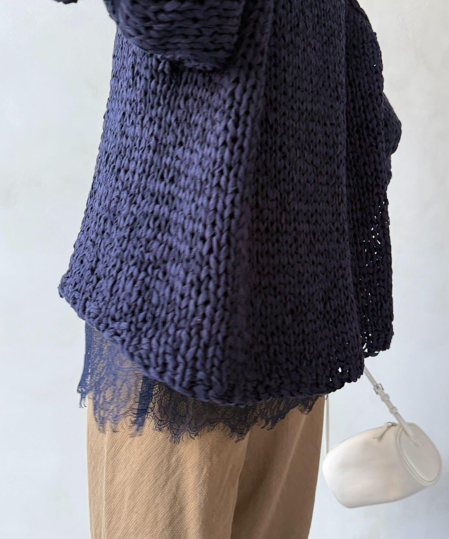 下襬蕾絲拼接 透紗襯衫