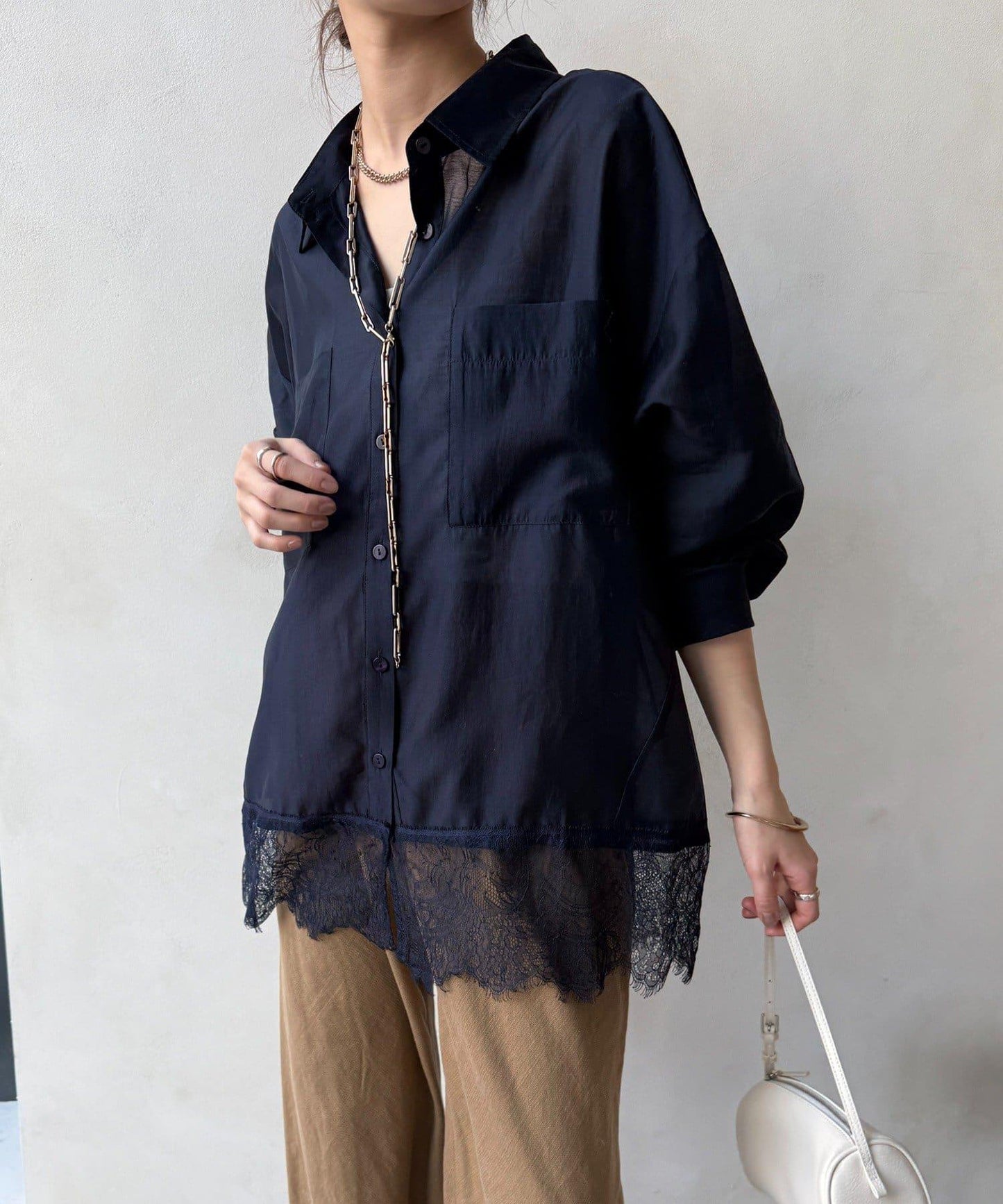 下襬蕾絲拼接 透紗襯衫