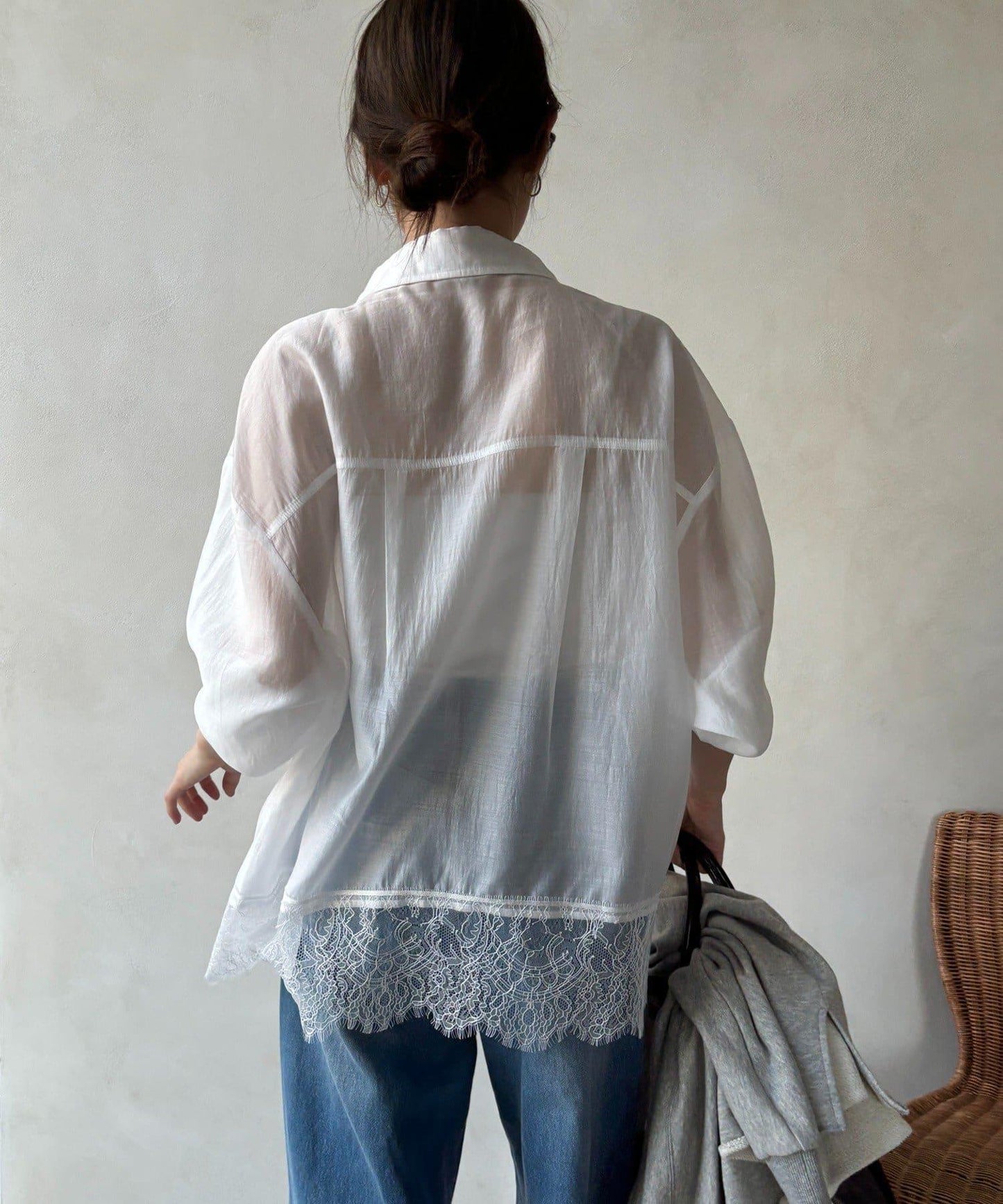 下襬蕾絲拼接 透紗襯衫