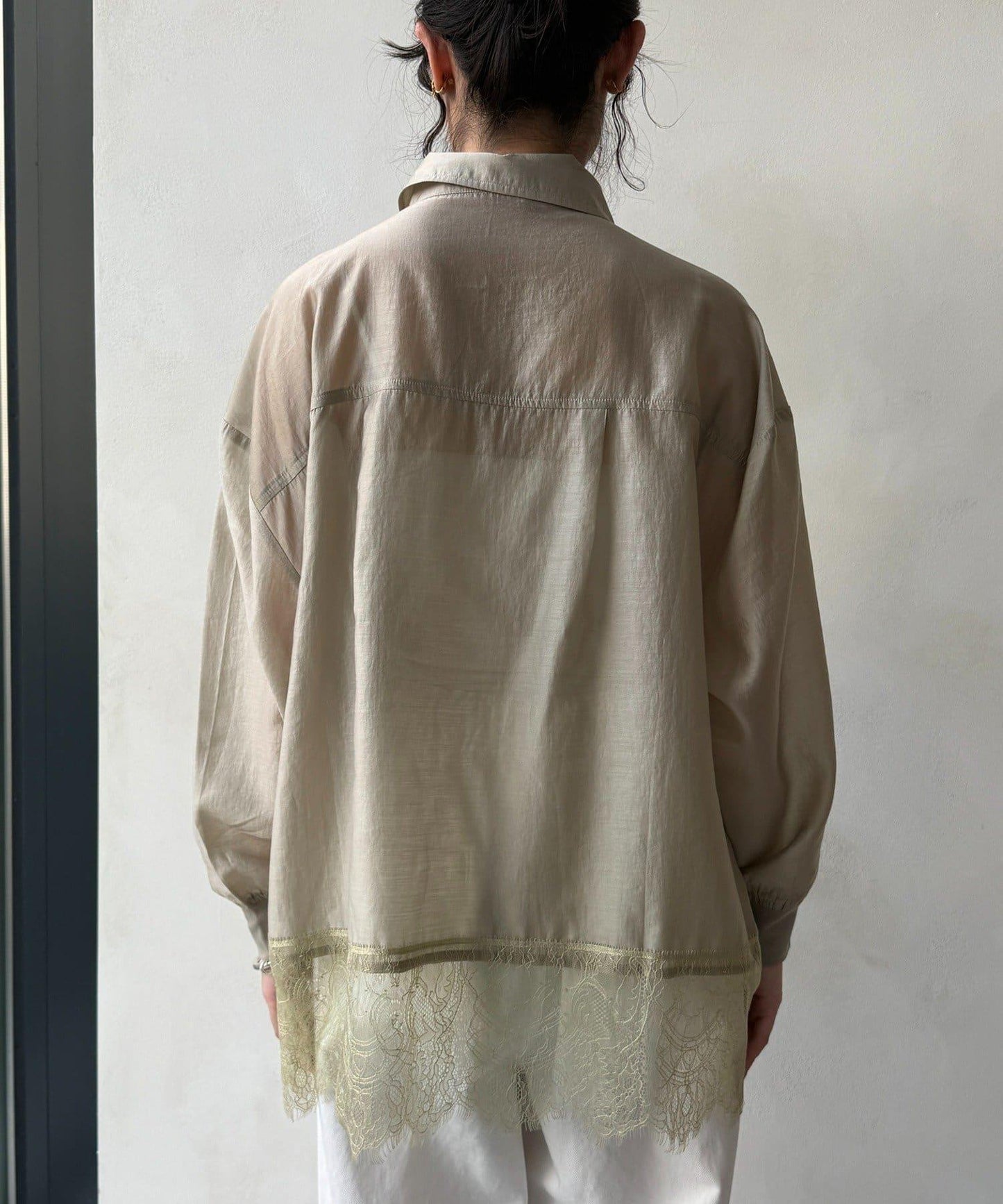 下襬蕾絲拼接 透紗襯衫