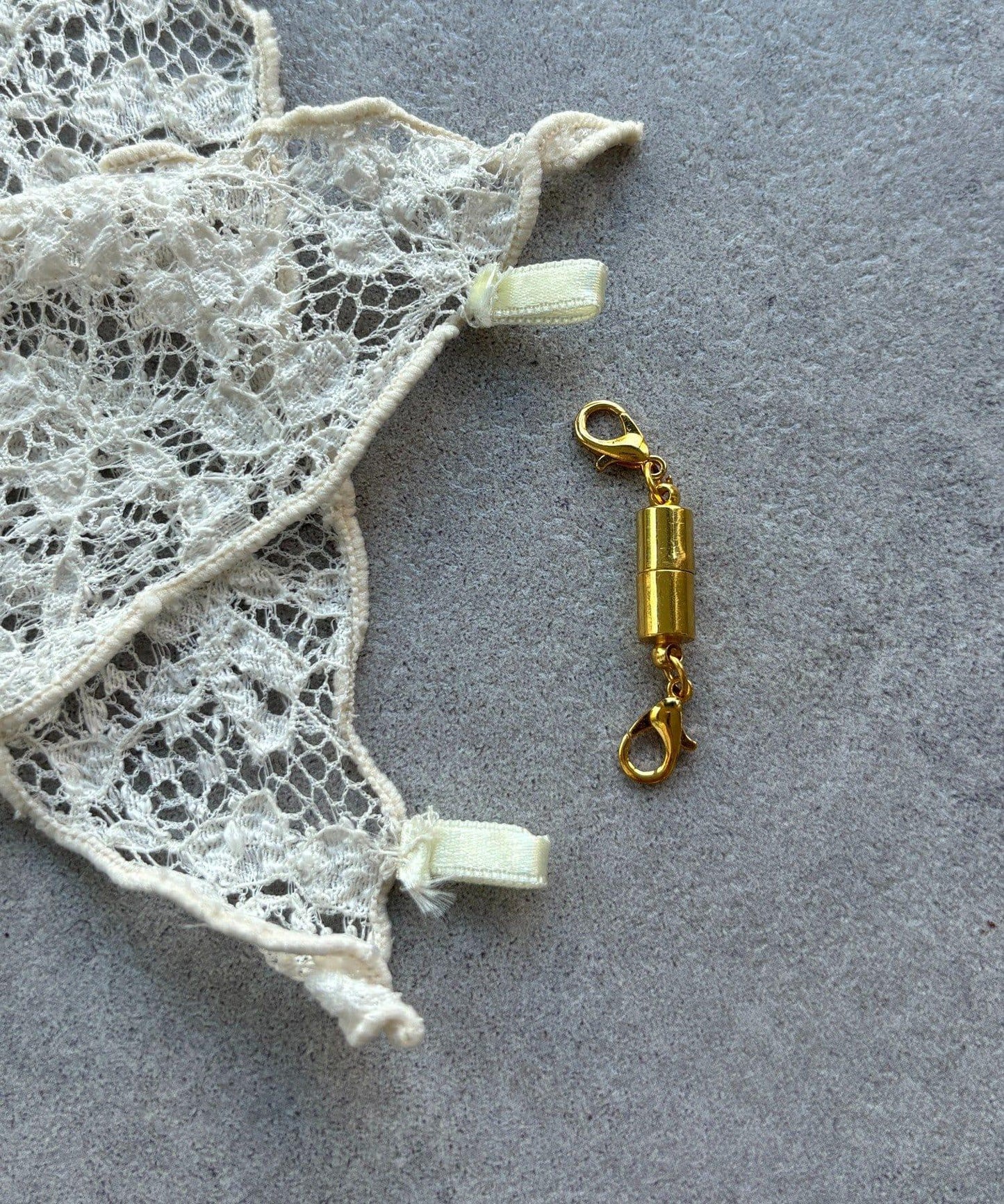 蕾絲磁扣設計圍巾