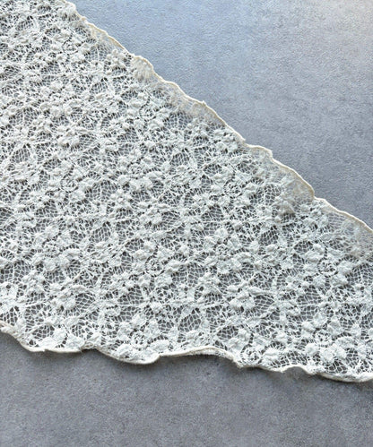 蕾絲磁扣設計圍巾